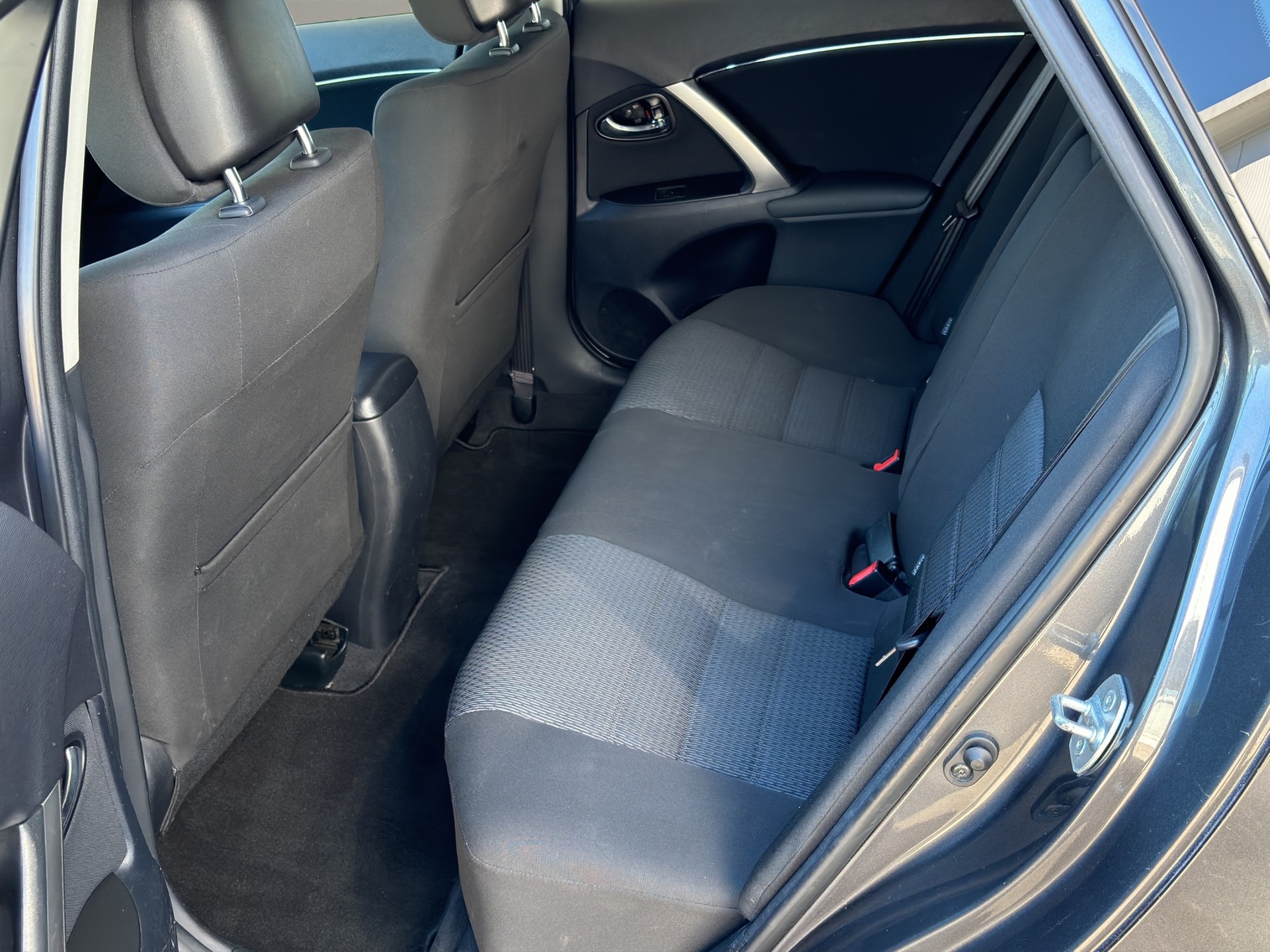 TOYOTA Avensis Sportswagon 2.0 Linea Luna Multidrive-image-11