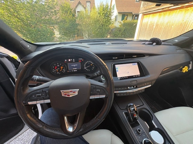 CADILLAC 2.0 T Premium Luxury AWD-image-3
