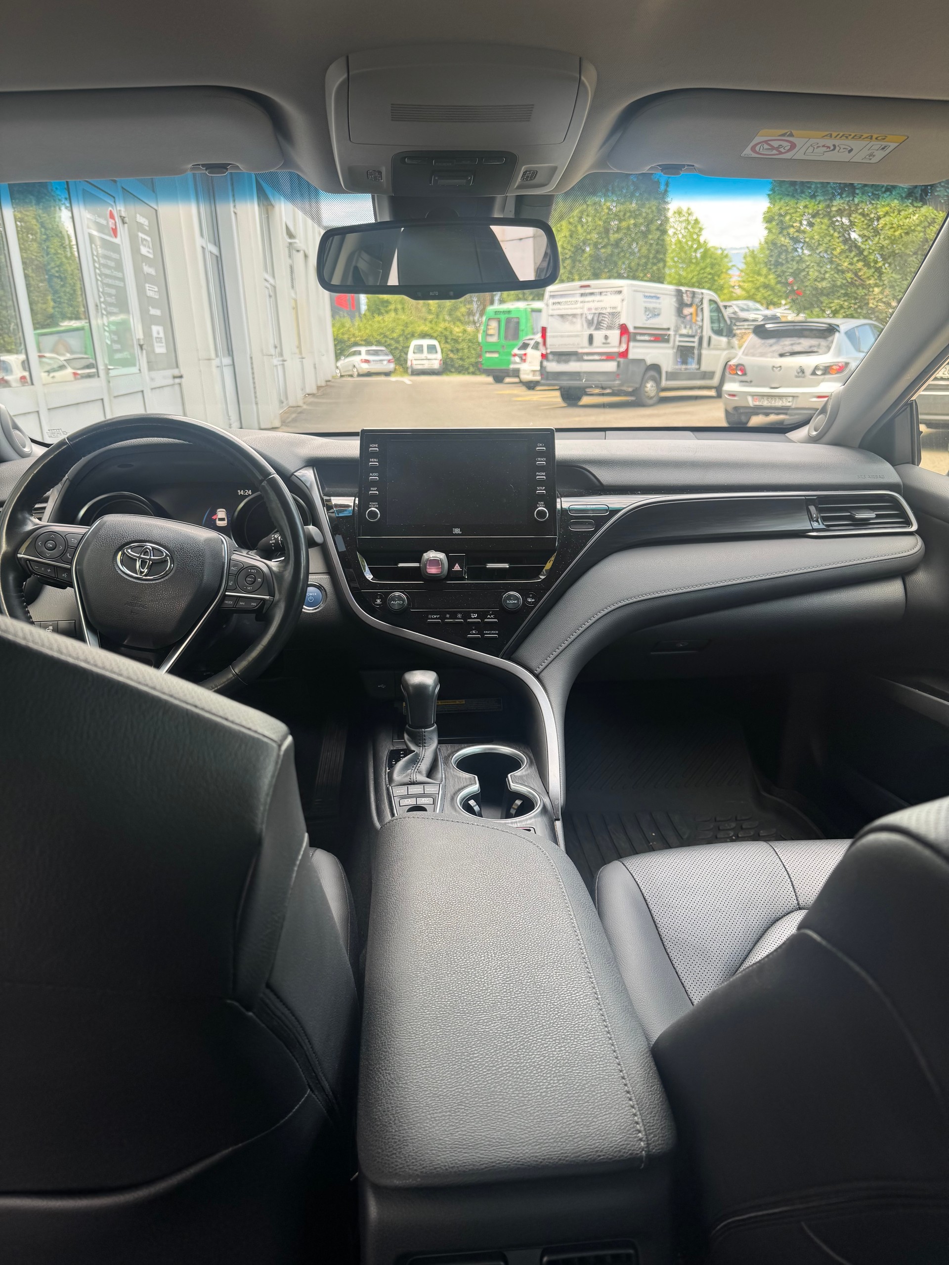 TOYOTA Camry 2.5 HSD e-CVT Premium-image-4