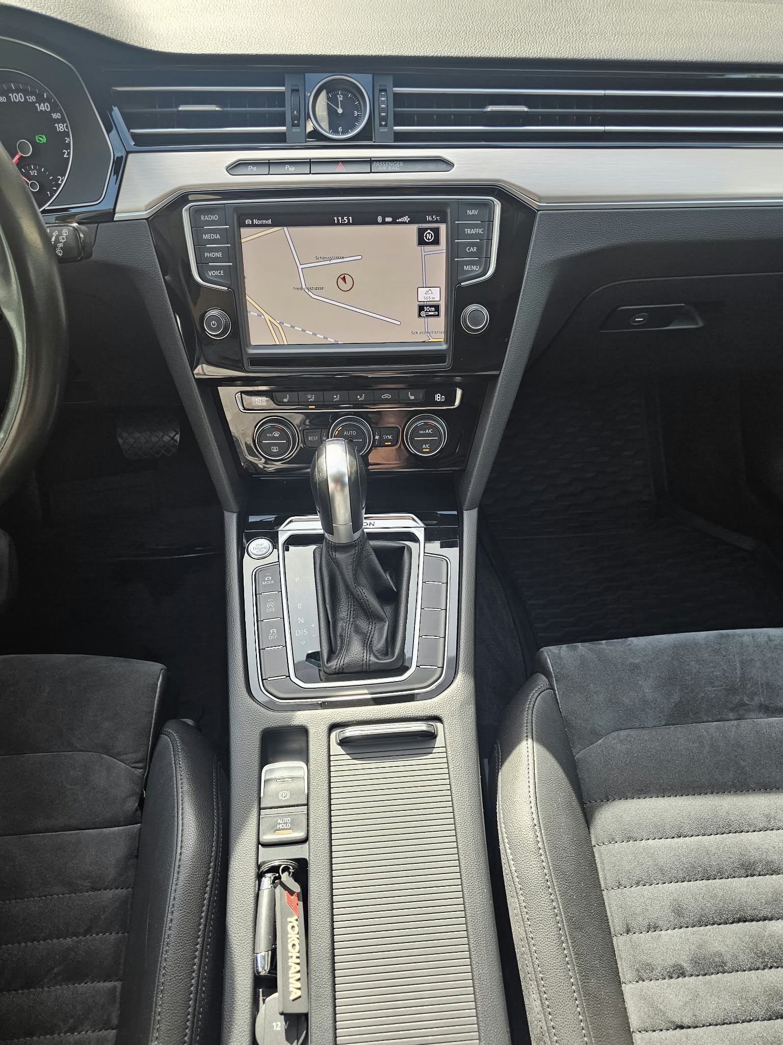 VW Passat Variant 2.0 TDI BMT Highline DSG 4Motion-image-11