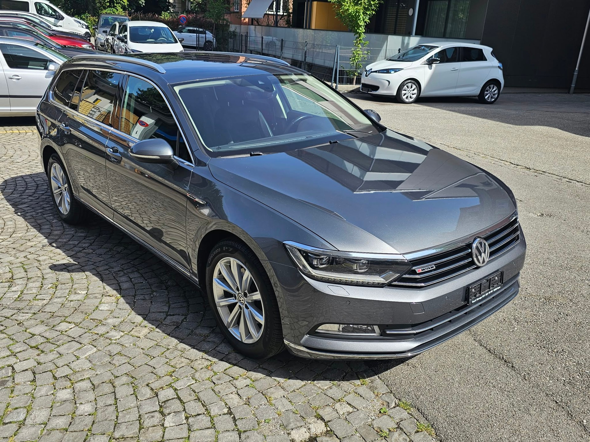VW Passat Variant 2.0 TDI BMT Highline DSG 4Motion-image-6
