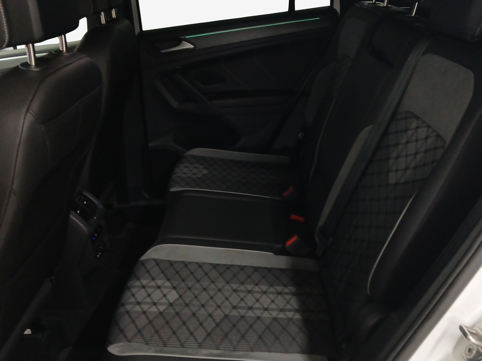 VW Tiguan 1.4TSI PHEV R-Line DSG-image-11