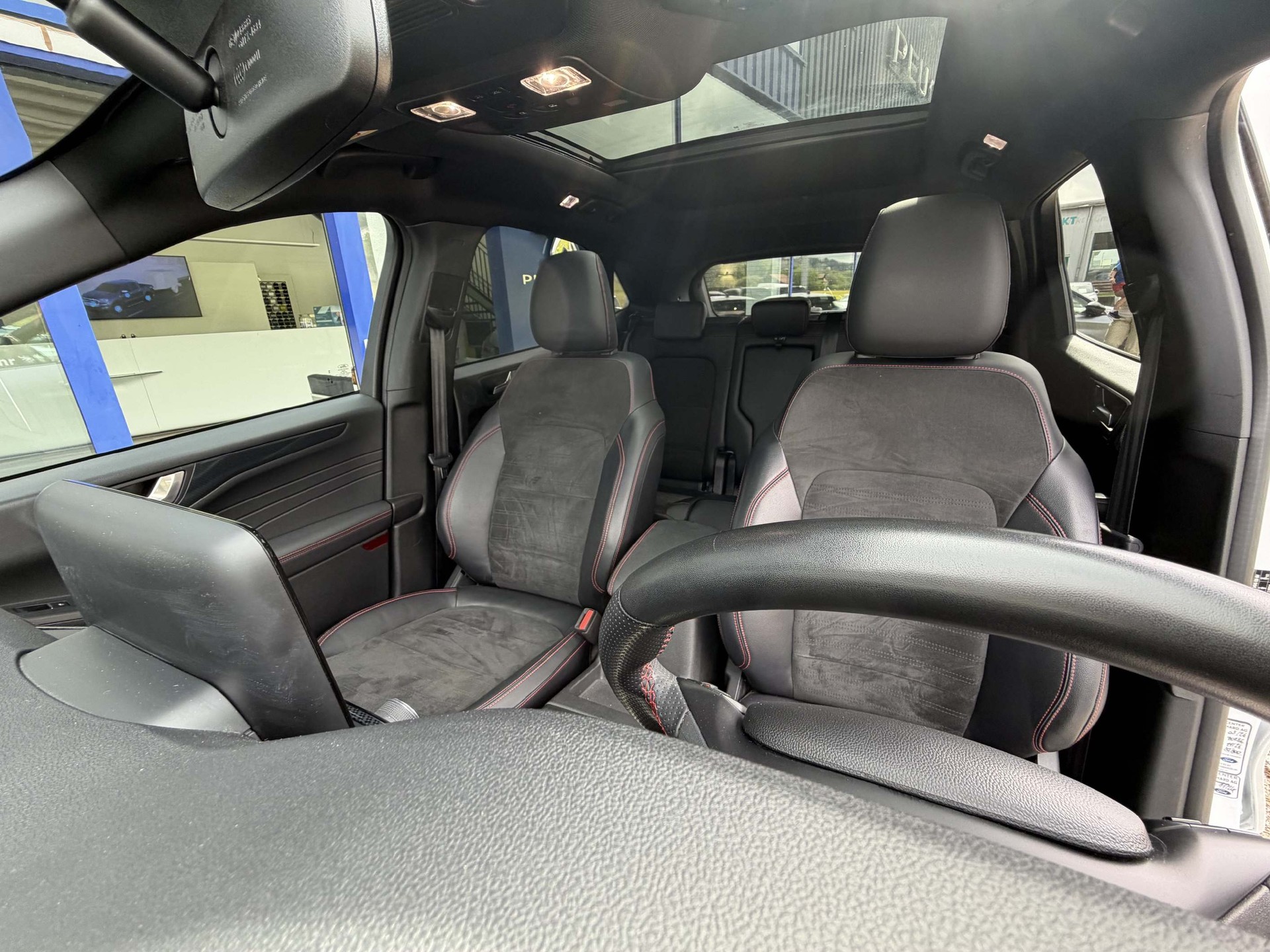 FORD Kuga 2.5 Plug-in Hybrid ST-Line X-image-14