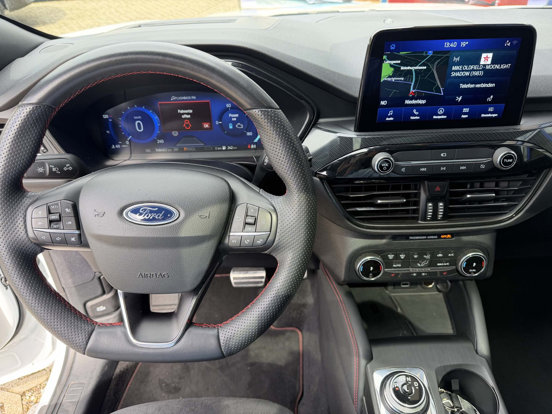 FORD Kuga 2.5 Plug-in Hybrid ST-Line X-image-11