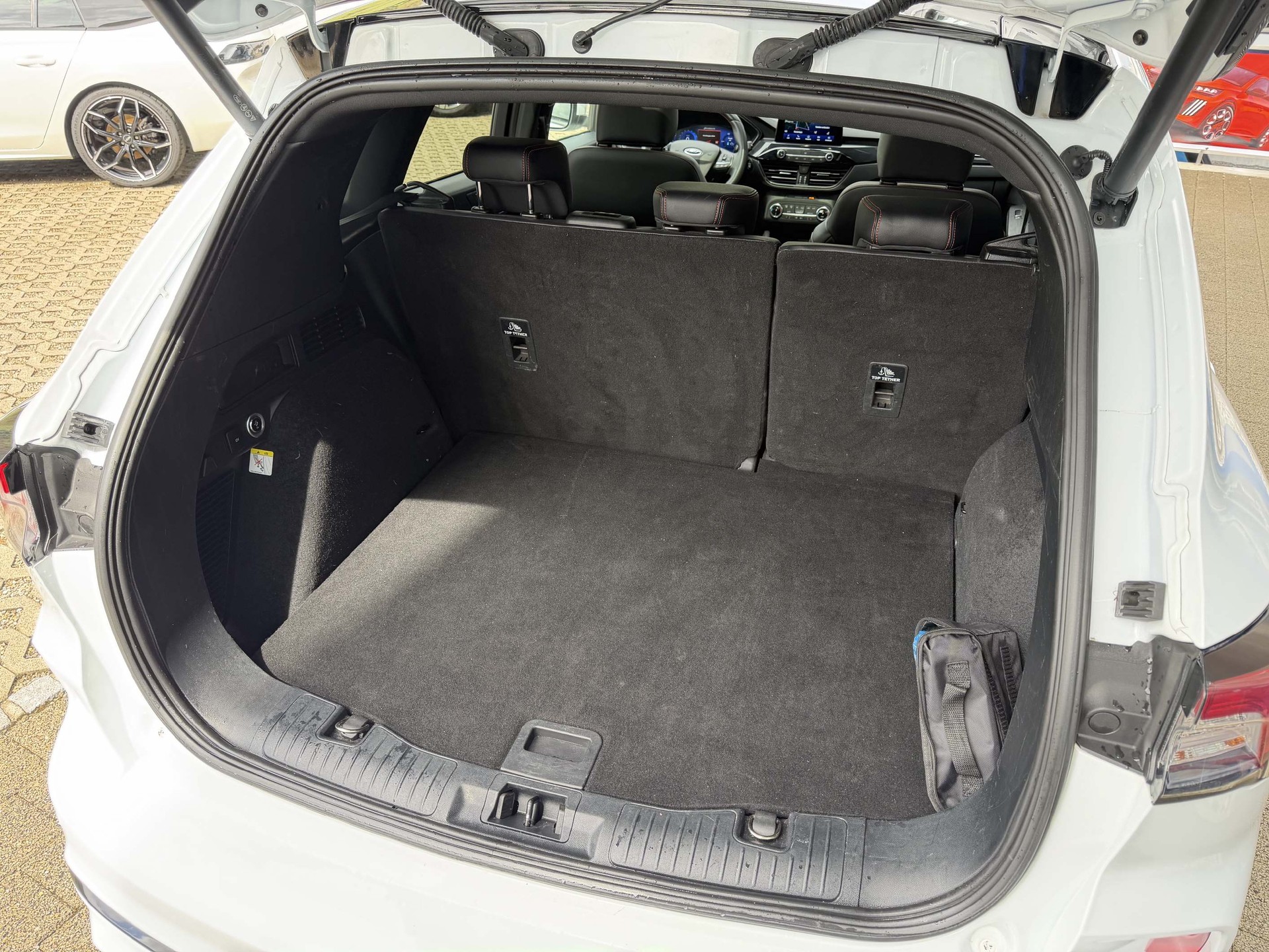 FORD Kuga 2.5 Plug-in Hybrid ST-Line X-image-5