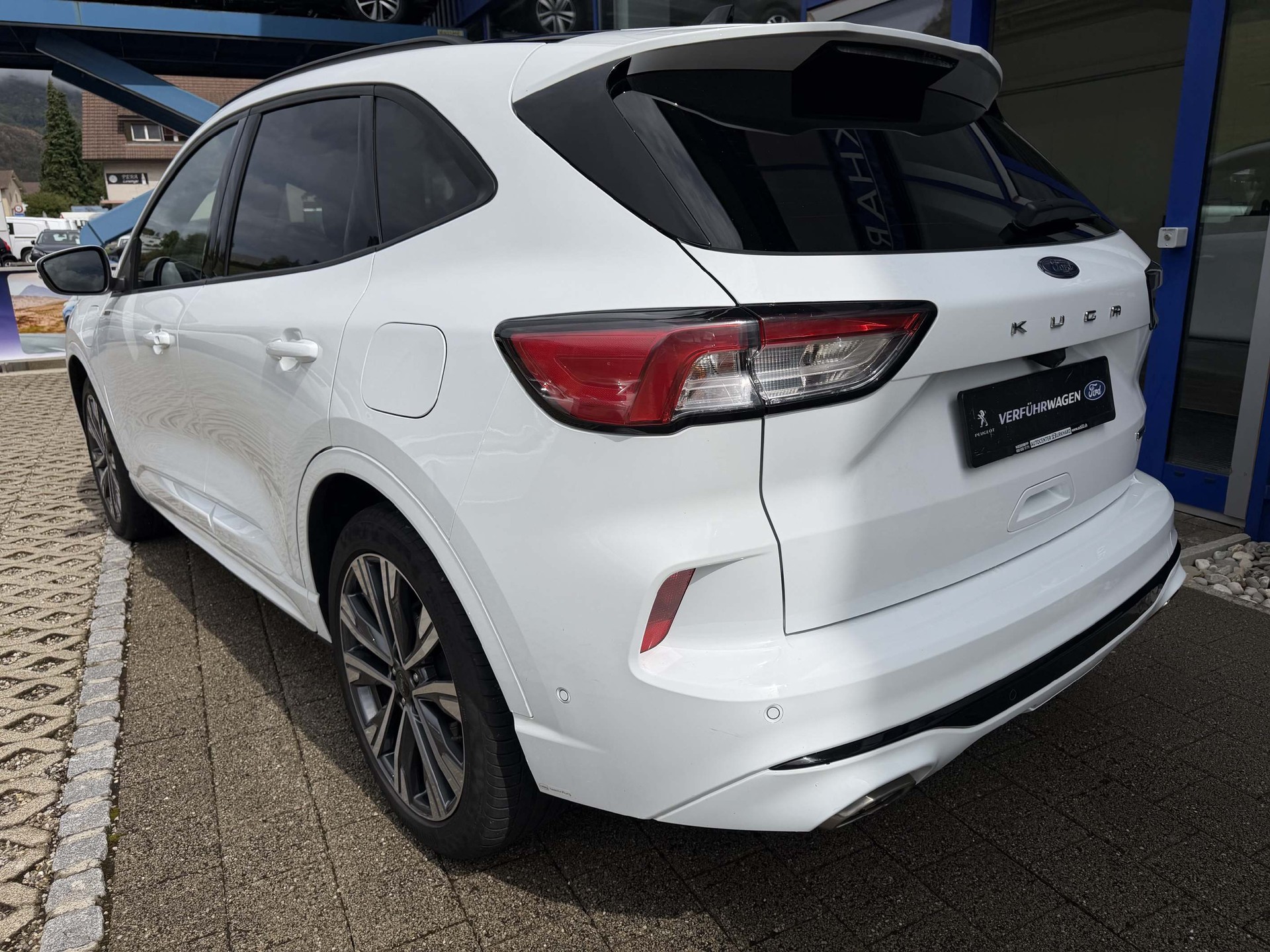 FORD Kuga 2.5 Plug-in Hybrid ST-Line X-image-3