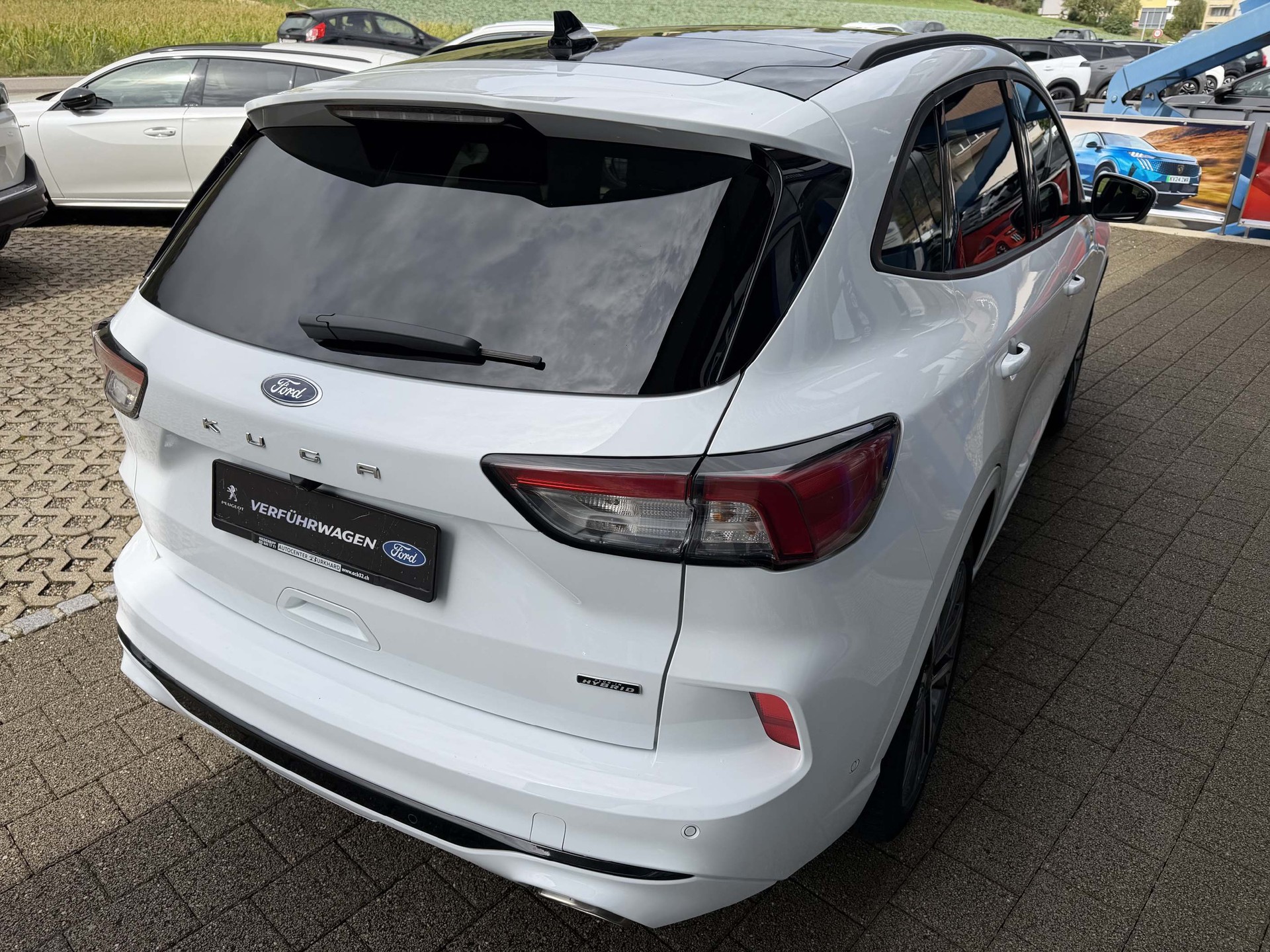 FORD Kuga 2.5 Plug-in Hybrid ST-Line X-image-4