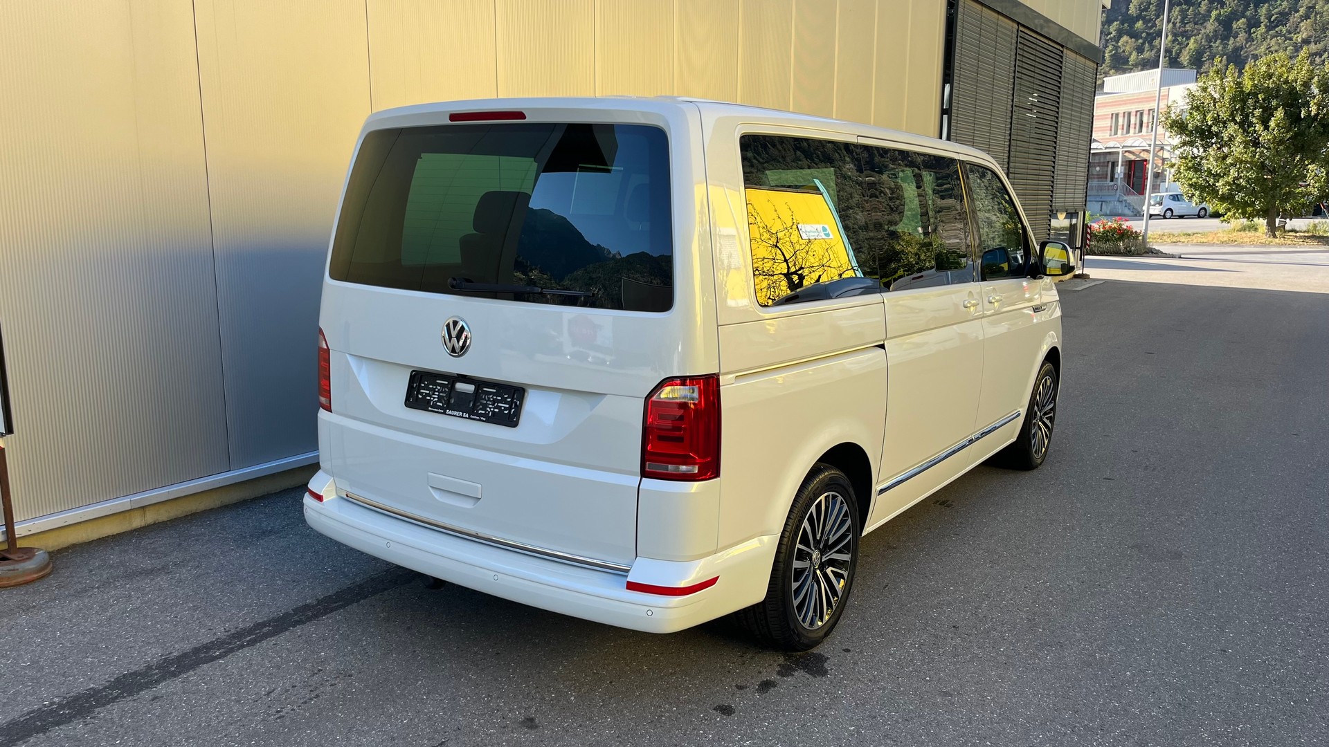 VW T6 Multivan 2.0 Bi-TDI Highline 4Motion DSG-image-3