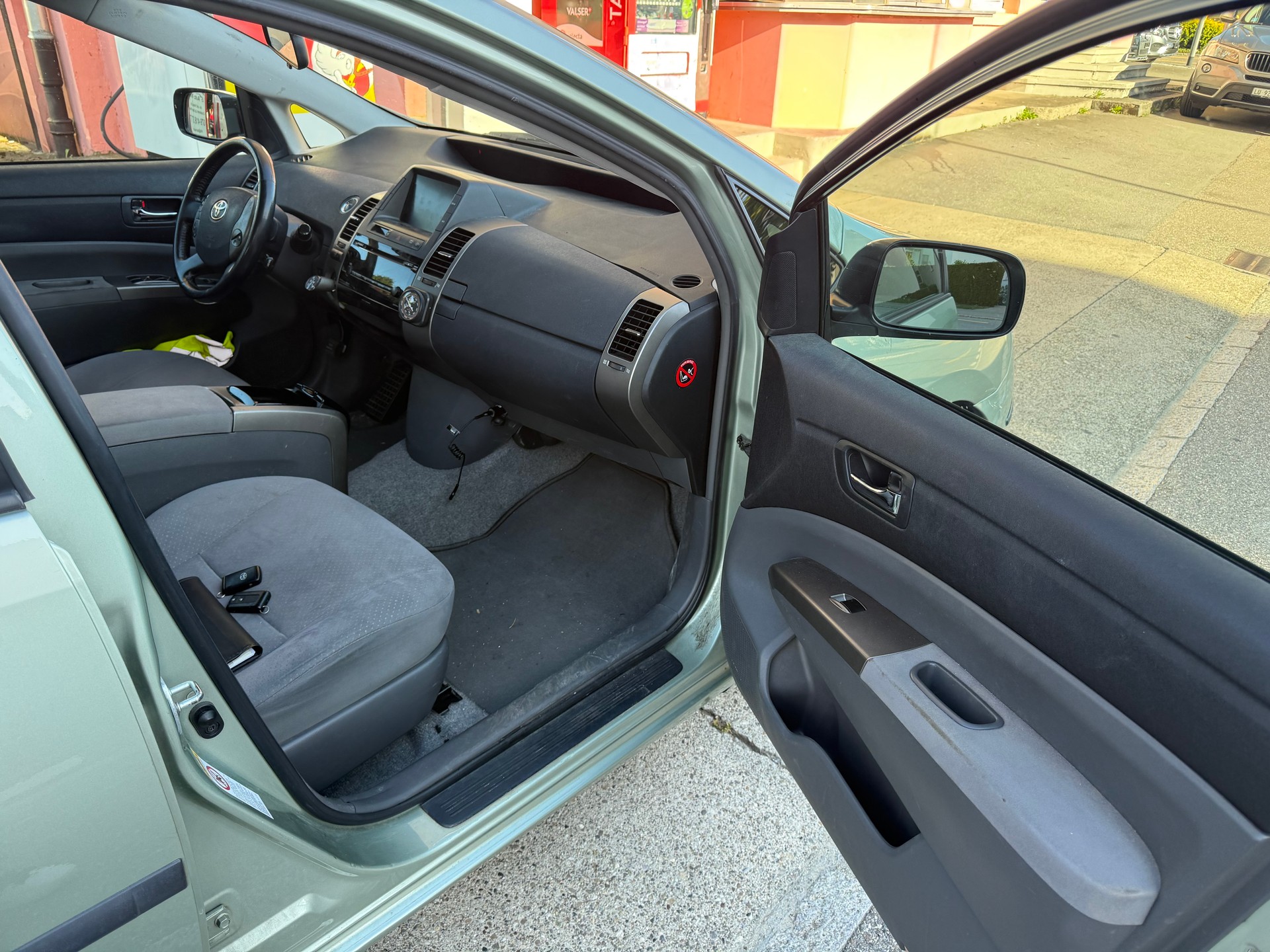 TOYOTA Prius 1.5 16V Hybrid-image-8