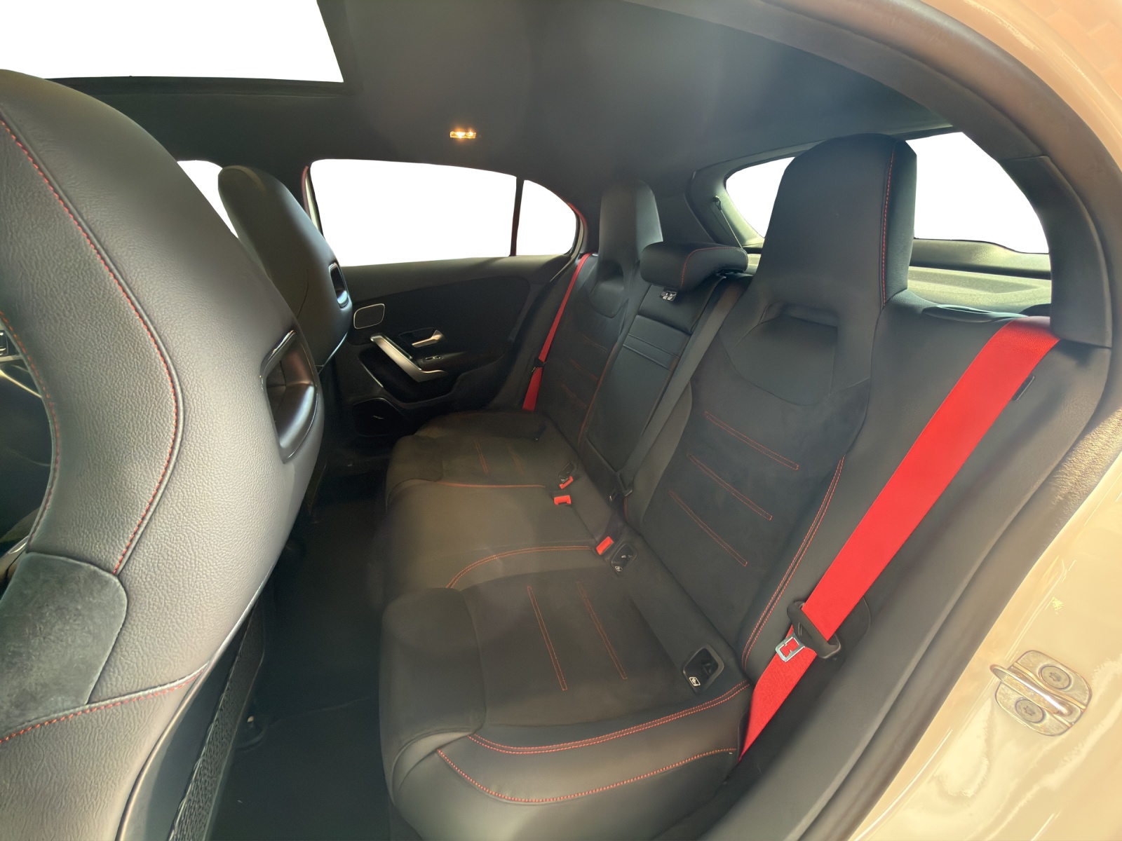 MERCEDES-BENZ A AMG 35 4Matic 8G-DCT-image-14