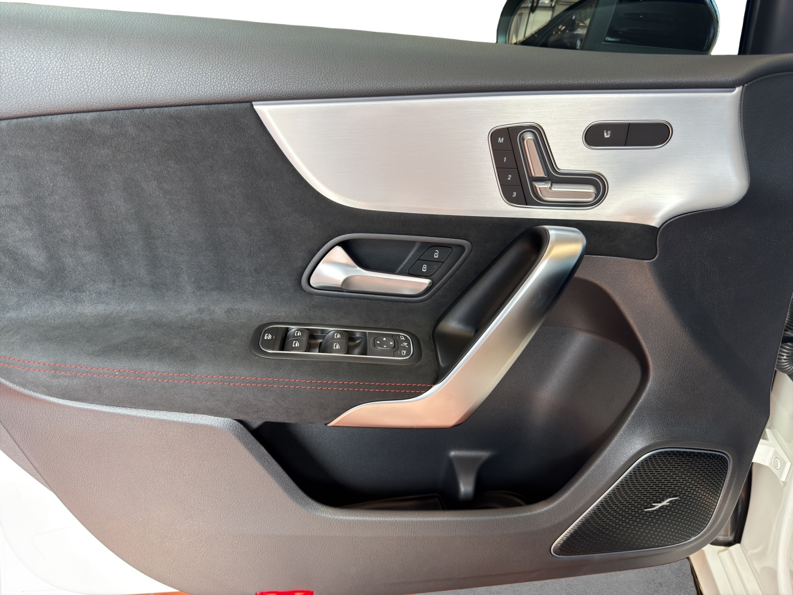 MERCEDES-BENZ A AMG 35 4Matic 8G-DCT-image-15