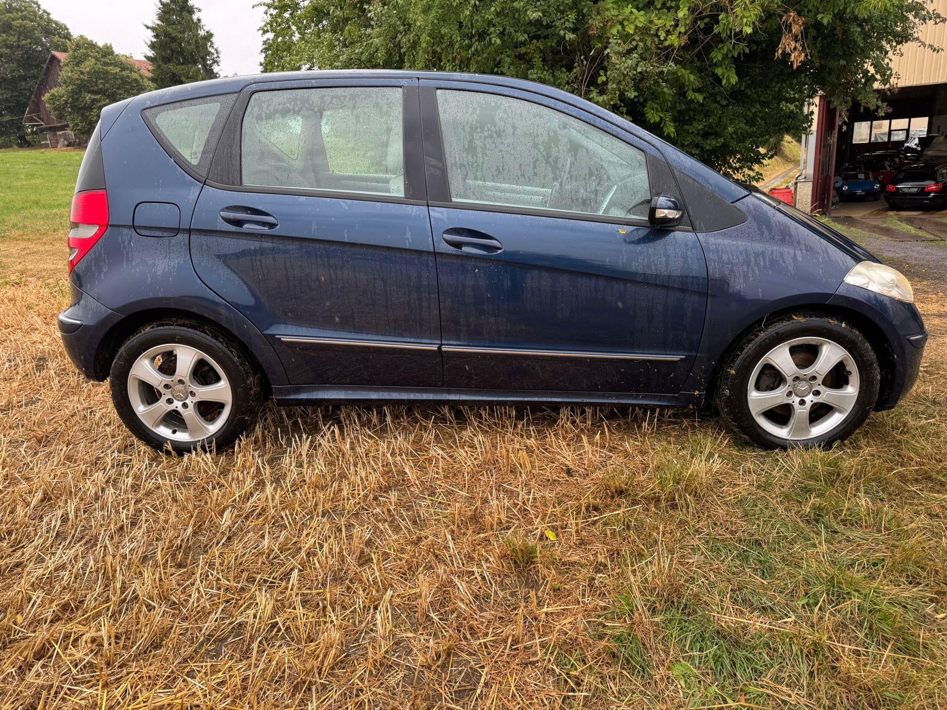 MERCEDES-BENZ A 200 Avantgarde-image-4