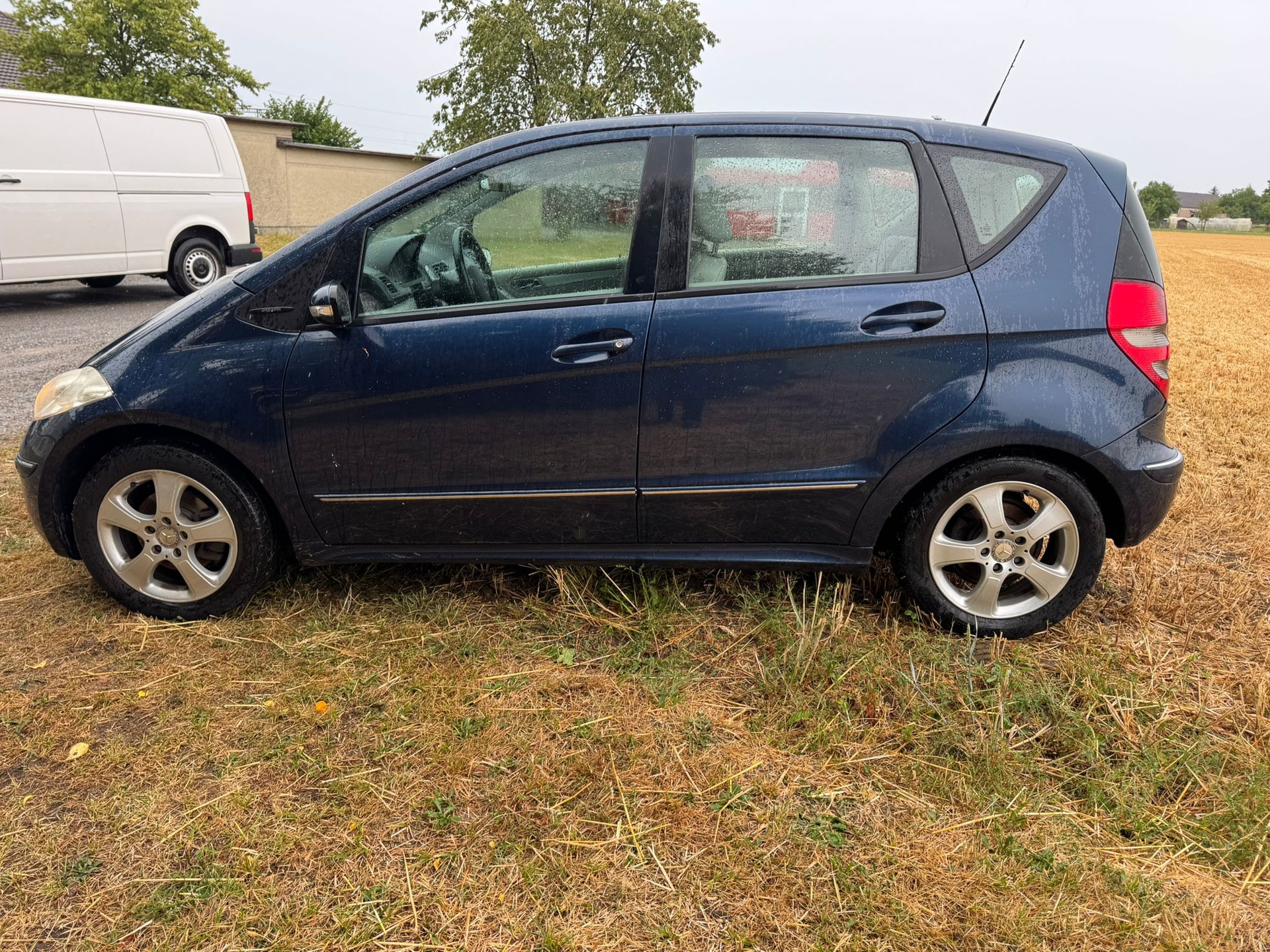 MERCEDES-BENZ A 200 Avantgarde-image-3