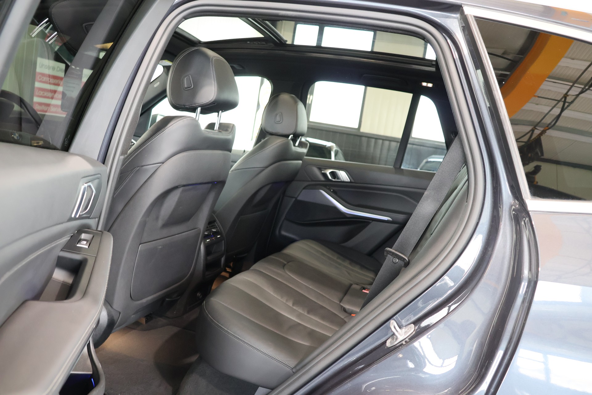 BMW X5 xDrive 30d Steptronic-image-14