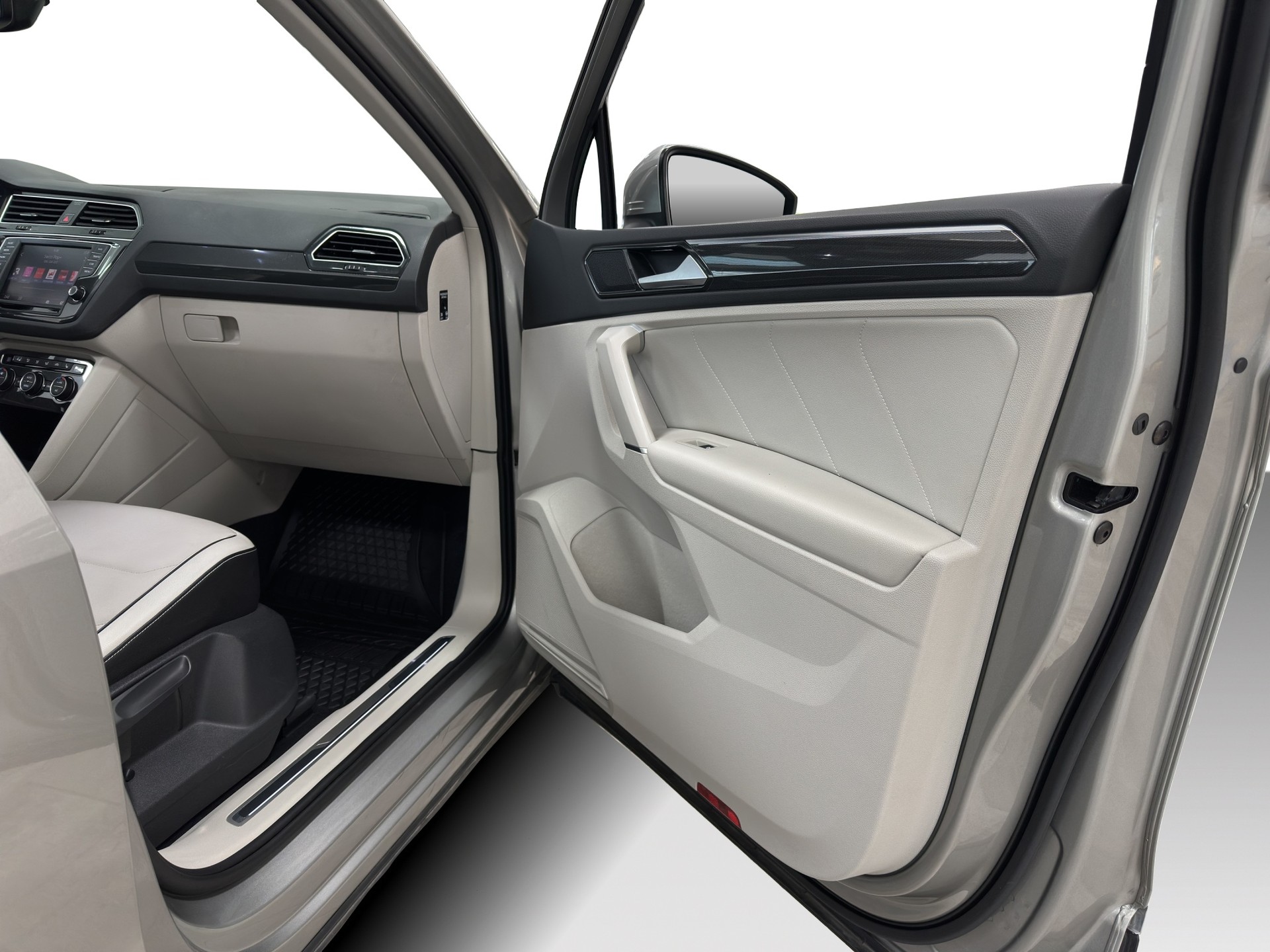 VW Tiguan 2.0 TDI SCR Highline4Motion DSG-image-6
