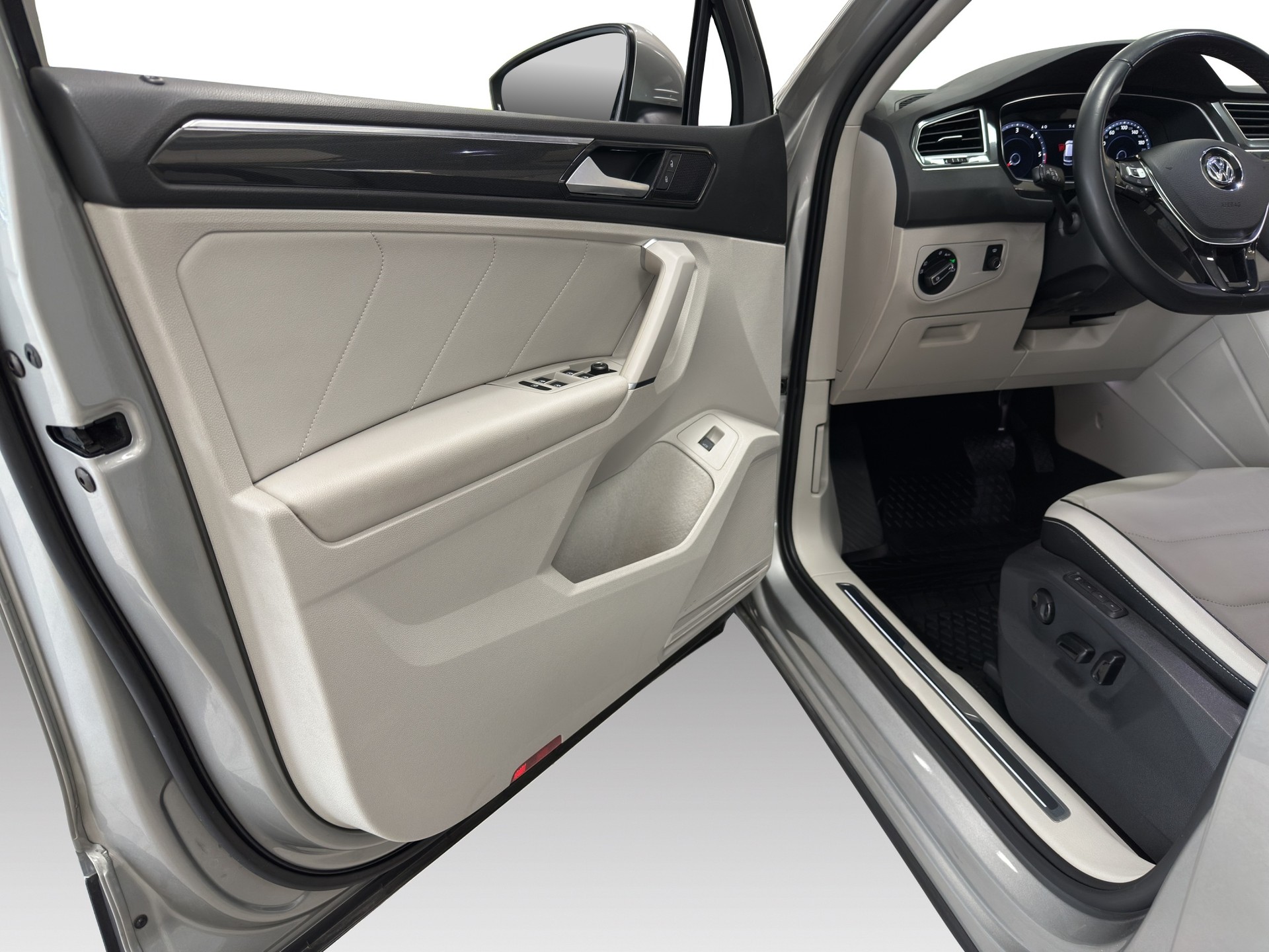 VW Tiguan 2.0 TDI SCR Highline4Motion DSG-image-19