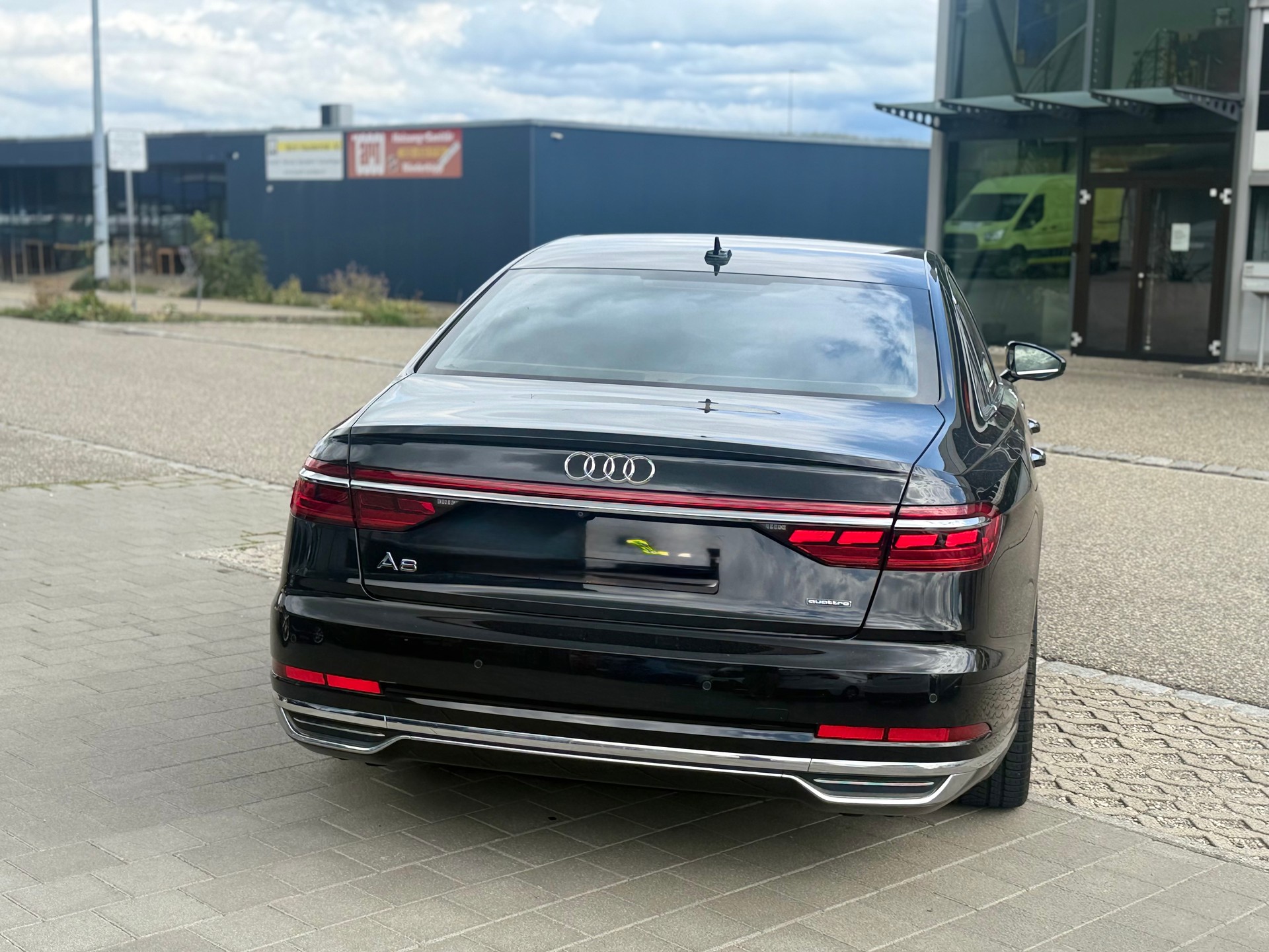 AUDI A8 55 TFSI quattro tiptronic-image-4