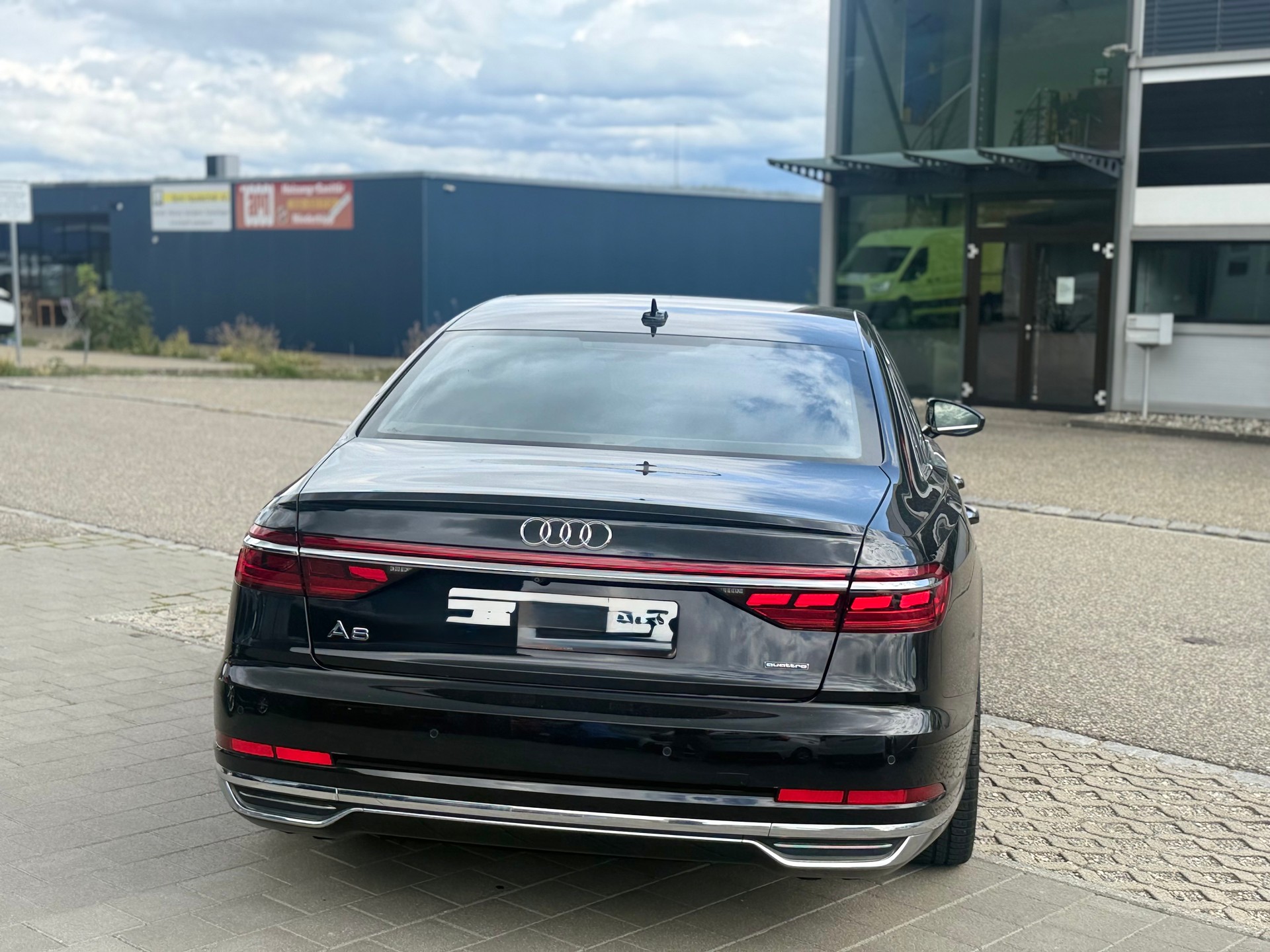 AUDI A8 55 TFSI quattro tiptronic-image-5