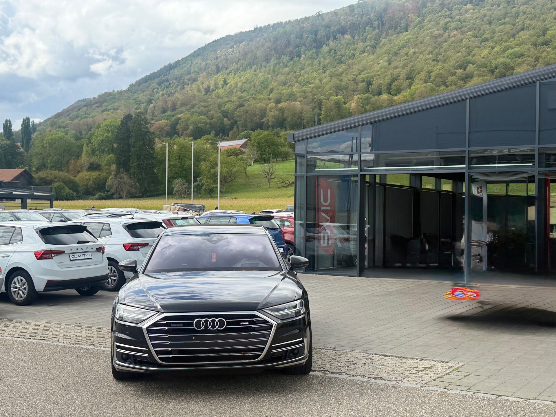 AUDI A8 55 TFSI quattro tiptronic-image-11