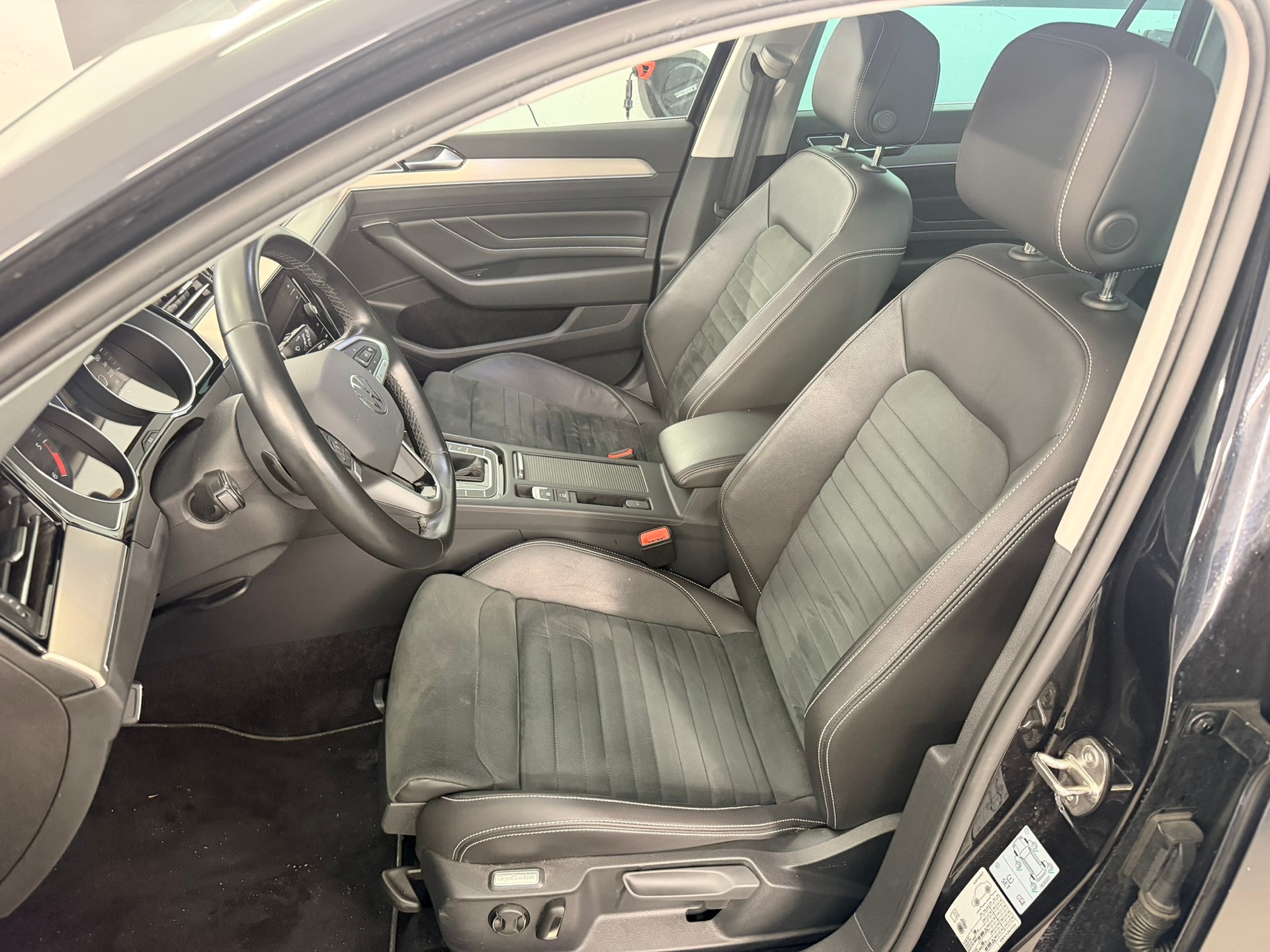 VW Passat 2.0 TDI BMT Business DSG-image-10