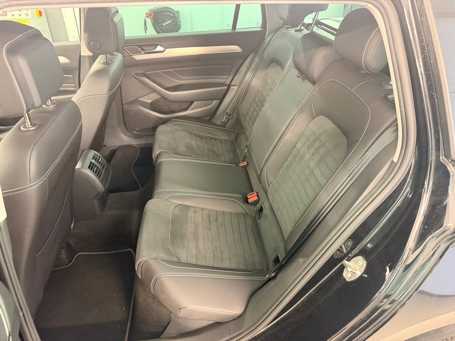 VW Passat 2.0 TDI BMT Business DSG-image-9