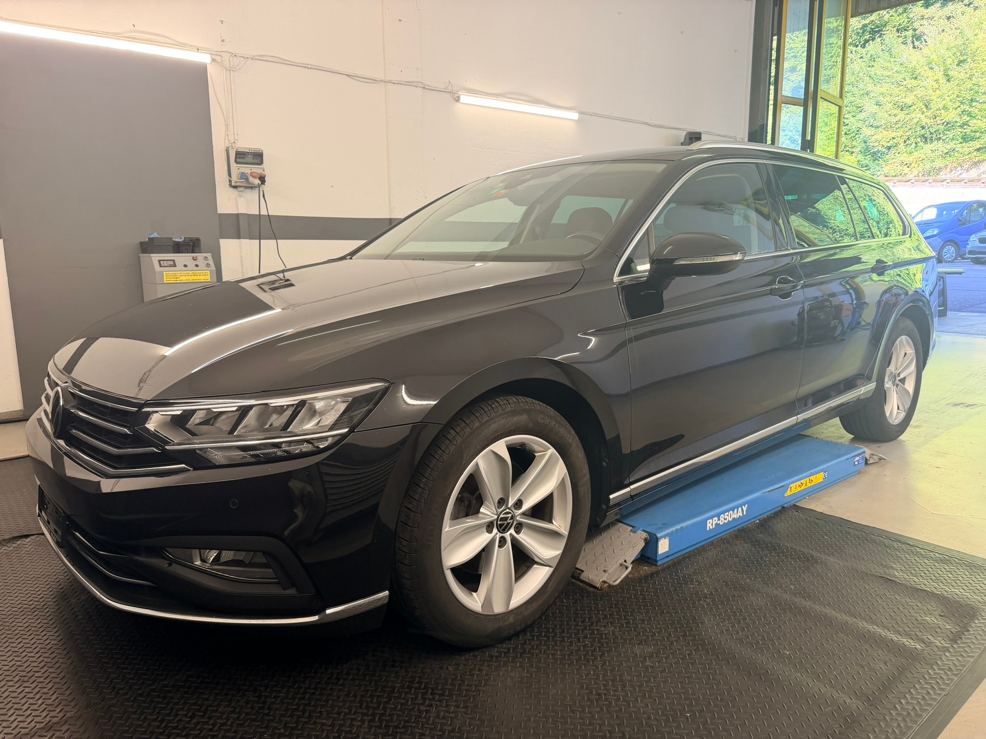 VW Passat 2.0 TDI BMT Business DSG-image-0