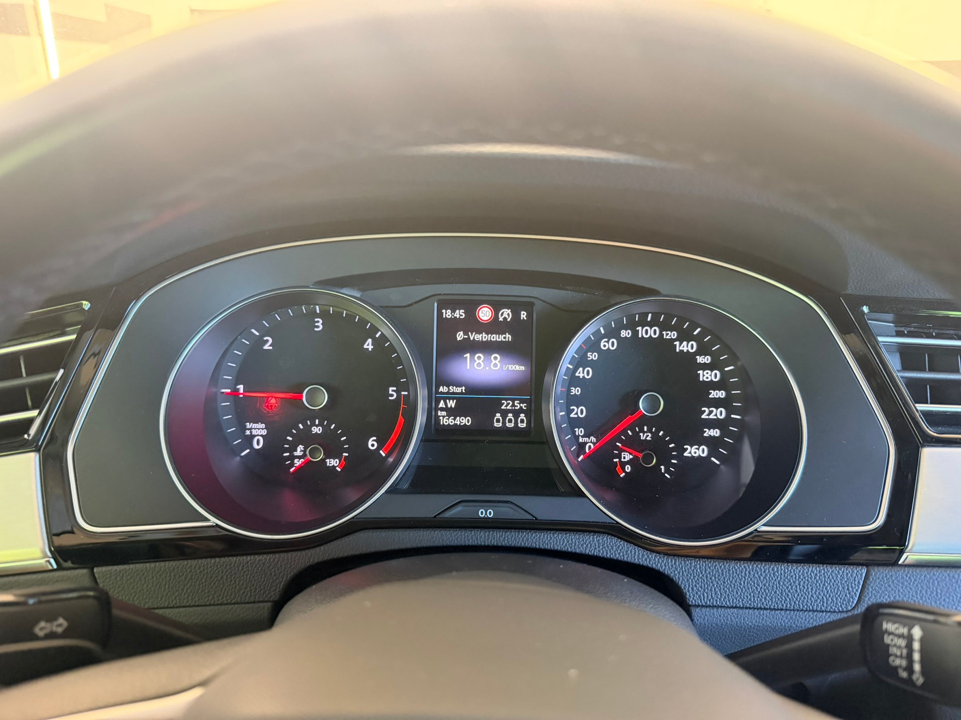 VW Passat 2.0 TDI BMT Business DSG-image-18
