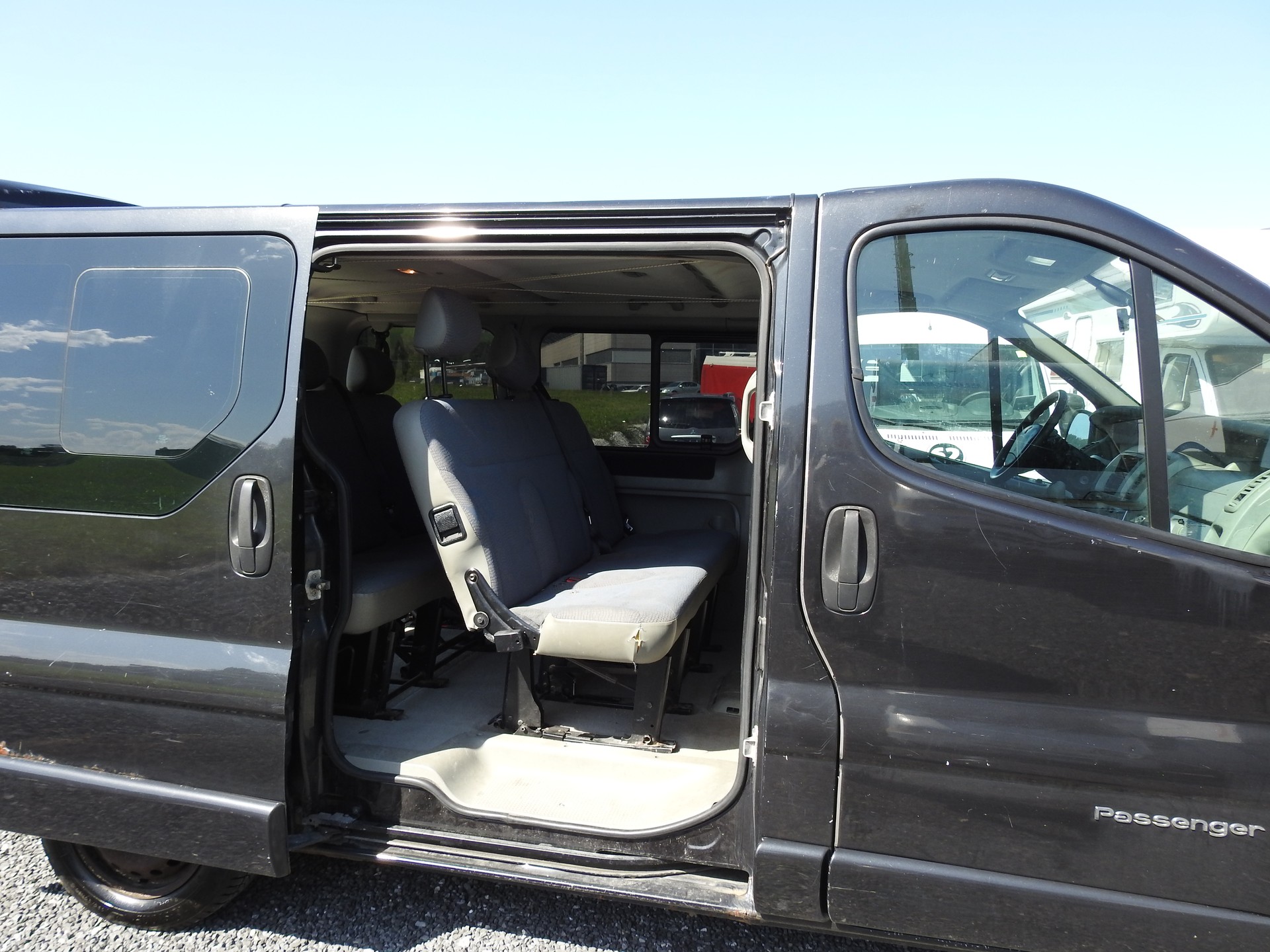 RENAULT Trafic 2.0 dCi-image-13