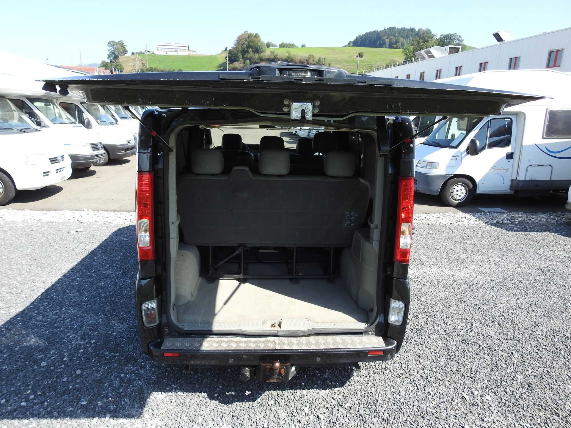 RENAULT Trafic 2.0 dCi-image-9