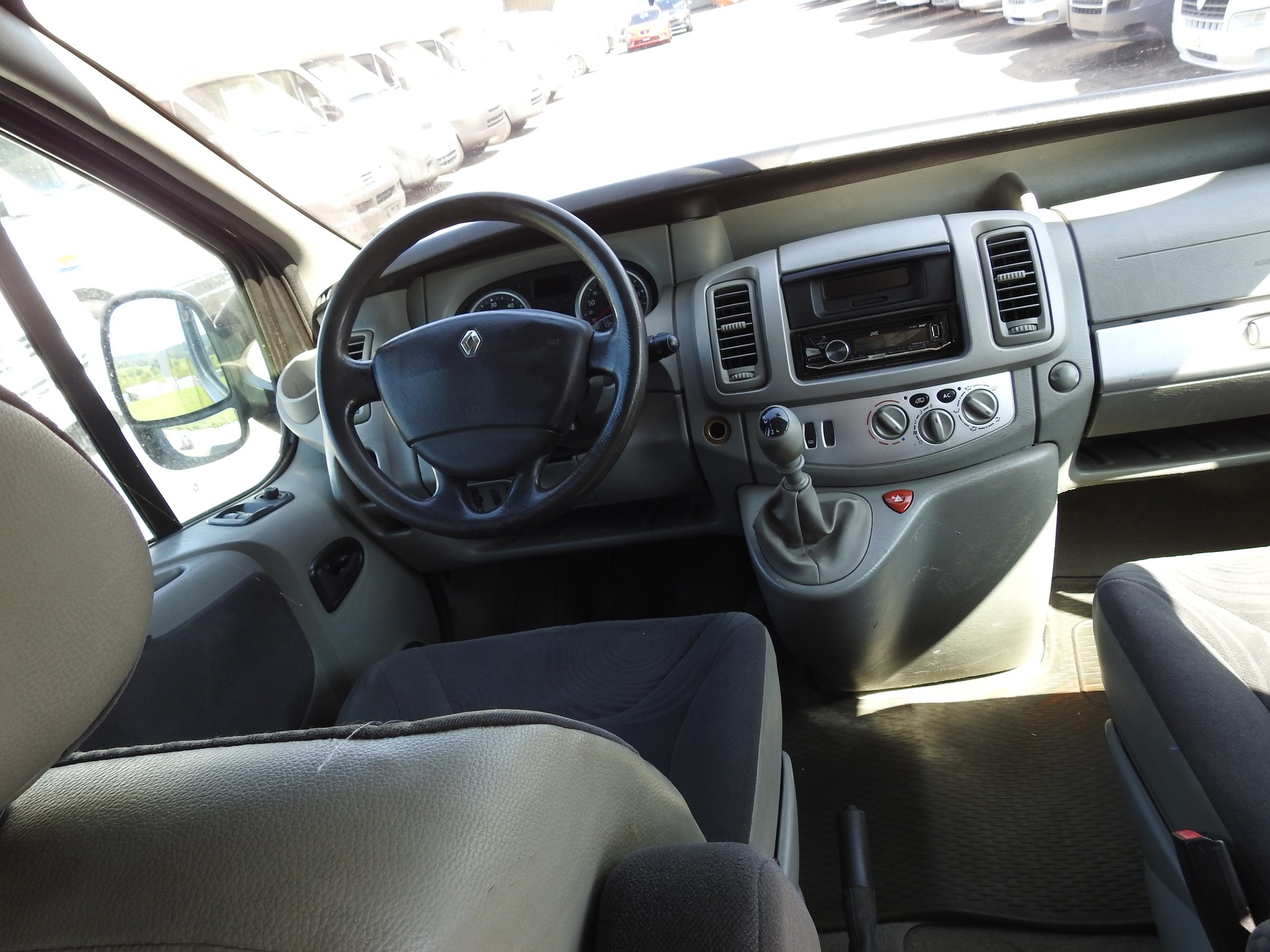 RENAULT Trafic 2.0 dCi-image-19