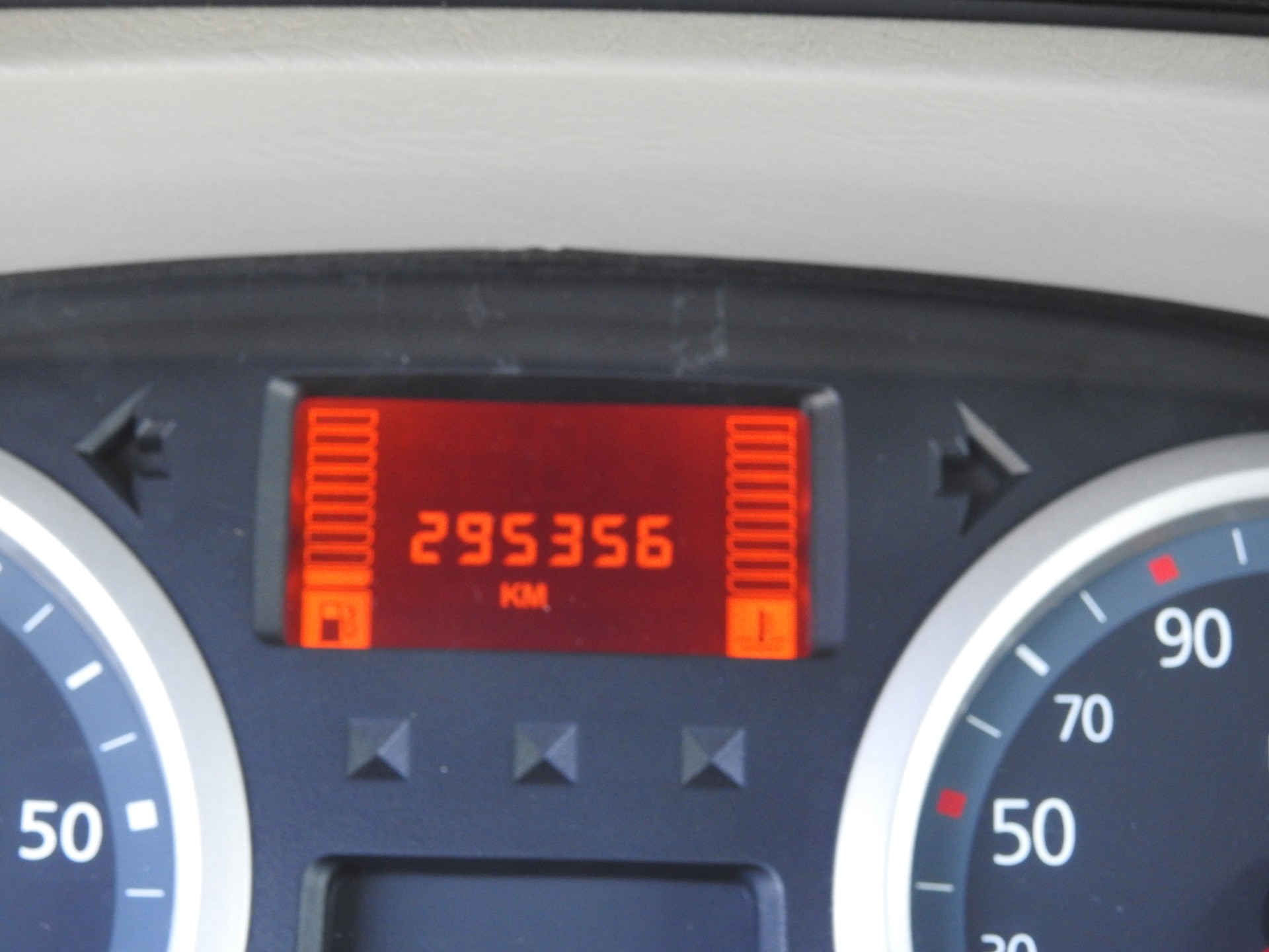 RENAULT Trafic 2.0 dCi-image-22