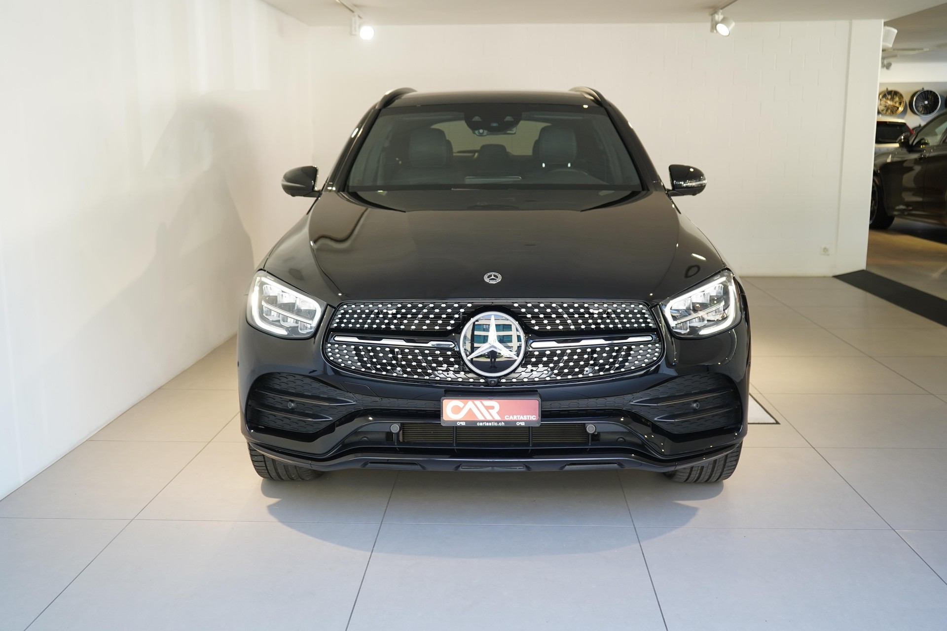 MERCEDES-BENZ GLC-Klasse X253 GLC 220 d AMG Line 4m-image-2