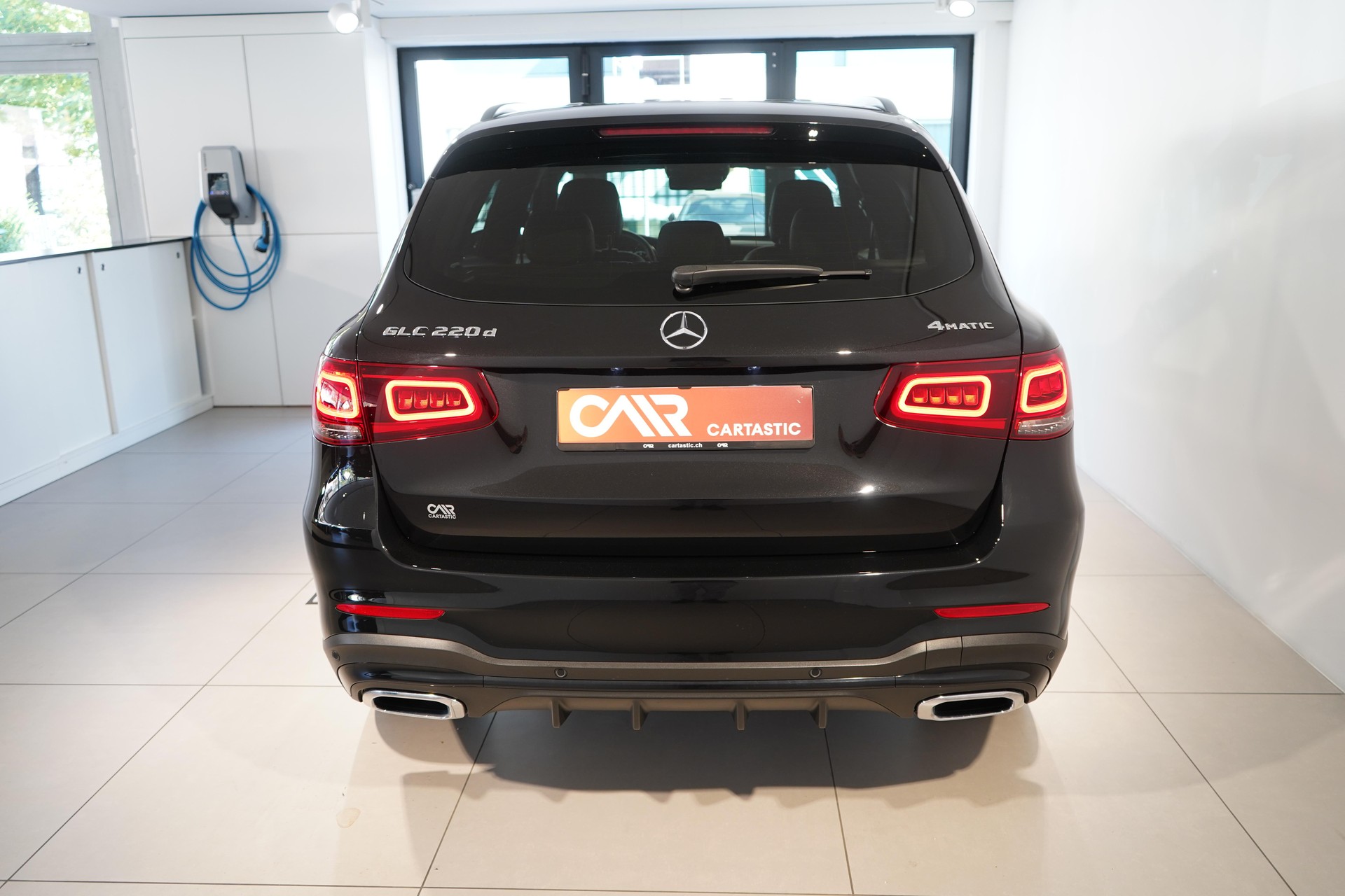MERCEDES-BENZ GLC-Klasse X253 GLC 220 d AMG Line 4m-image-4