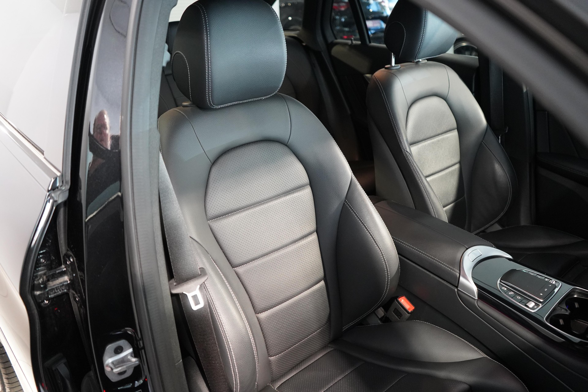 MERCEDES-BENZ GLC-Klasse X253 GLC 220 d AMG Line 4m-image-7