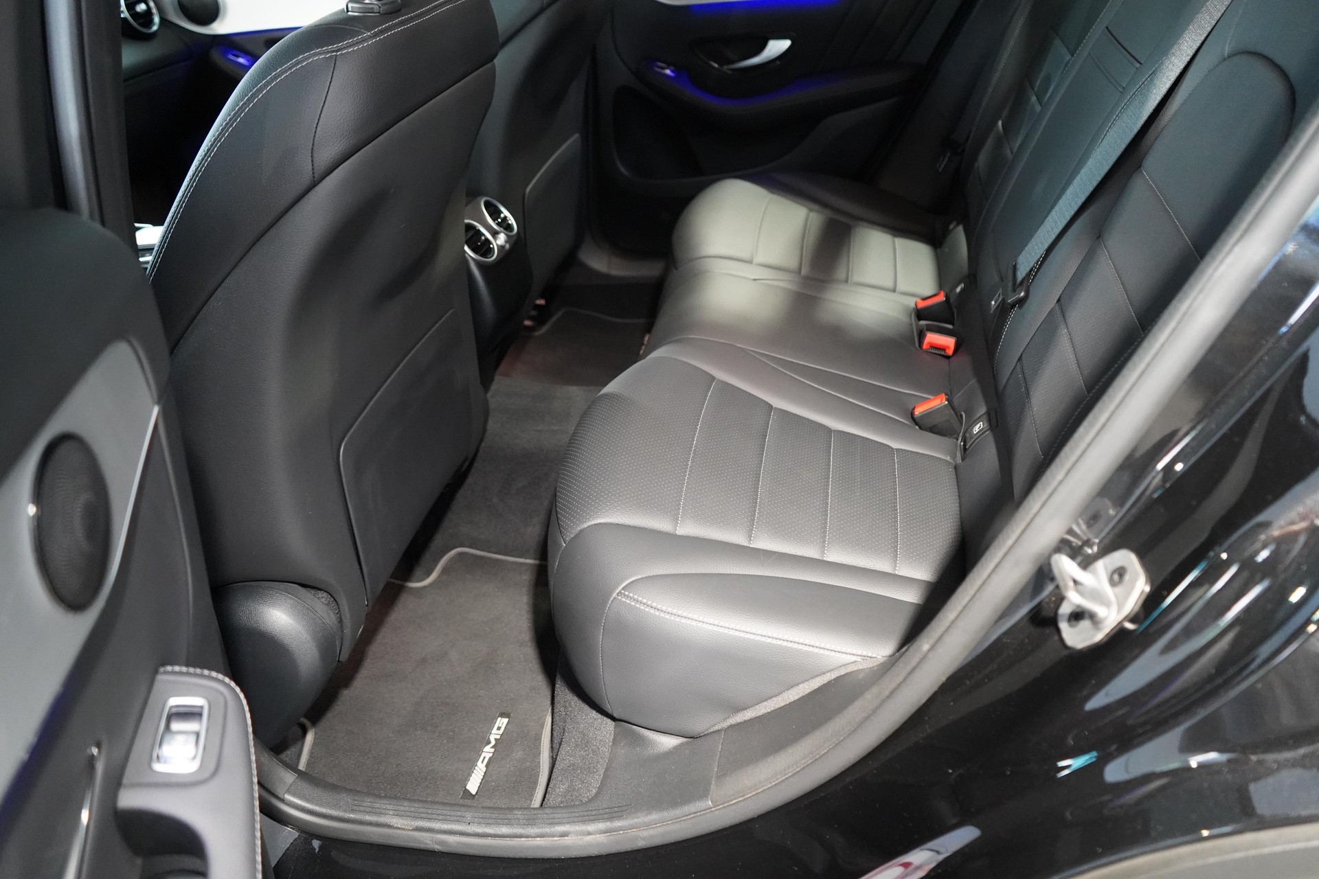 MERCEDES-BENZ GLC-Klasse X253 GLC 220 d AMG Line 4m-image-13