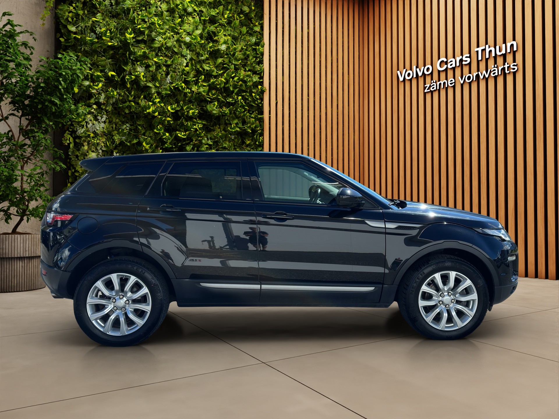 LAND ROVER Range Rover Evoque 2.0 TD4 Advantage-showroom-element-3