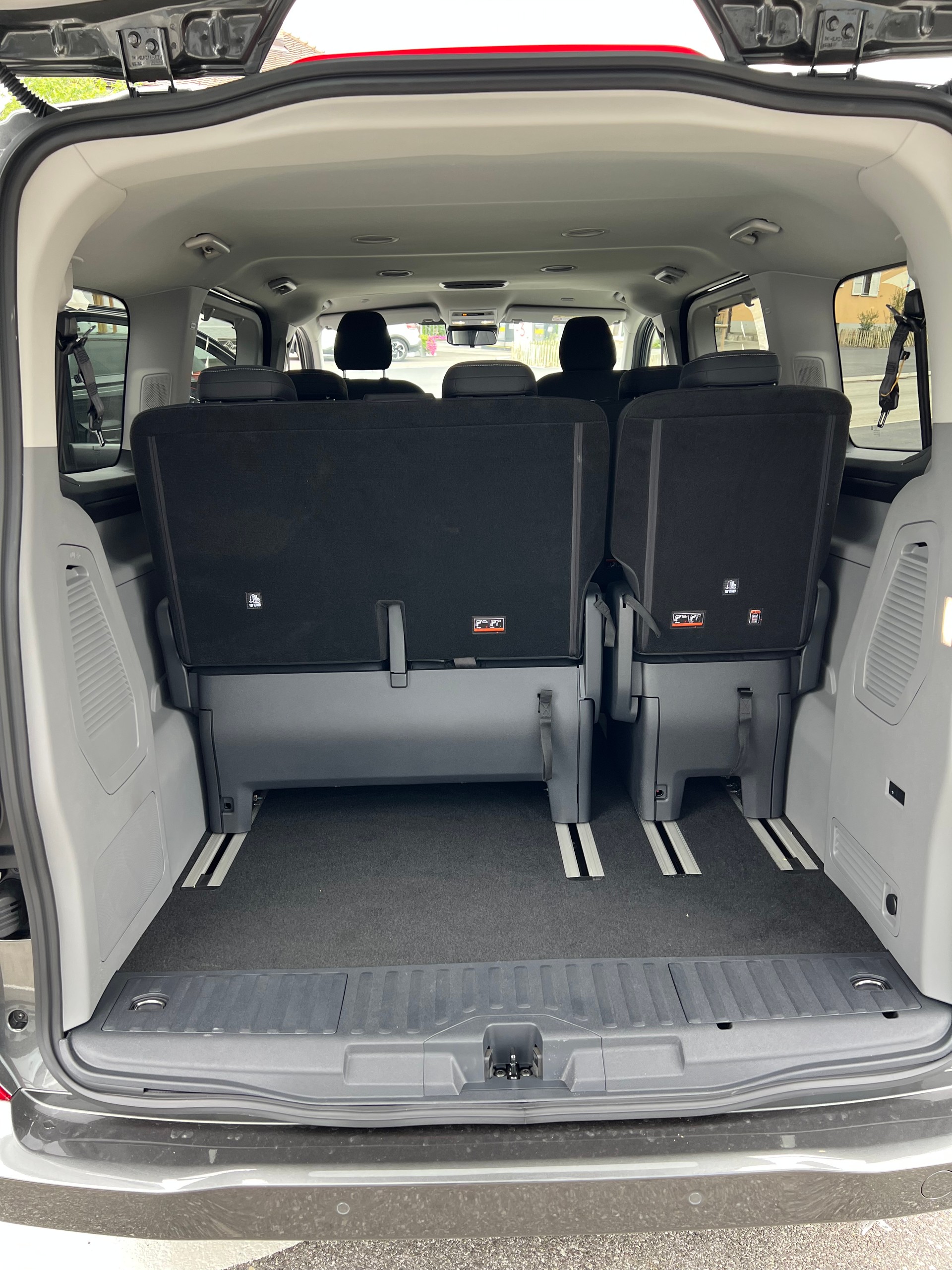 FORD Tourneo Bus 320 L1H1 Titanium Automat-image-11