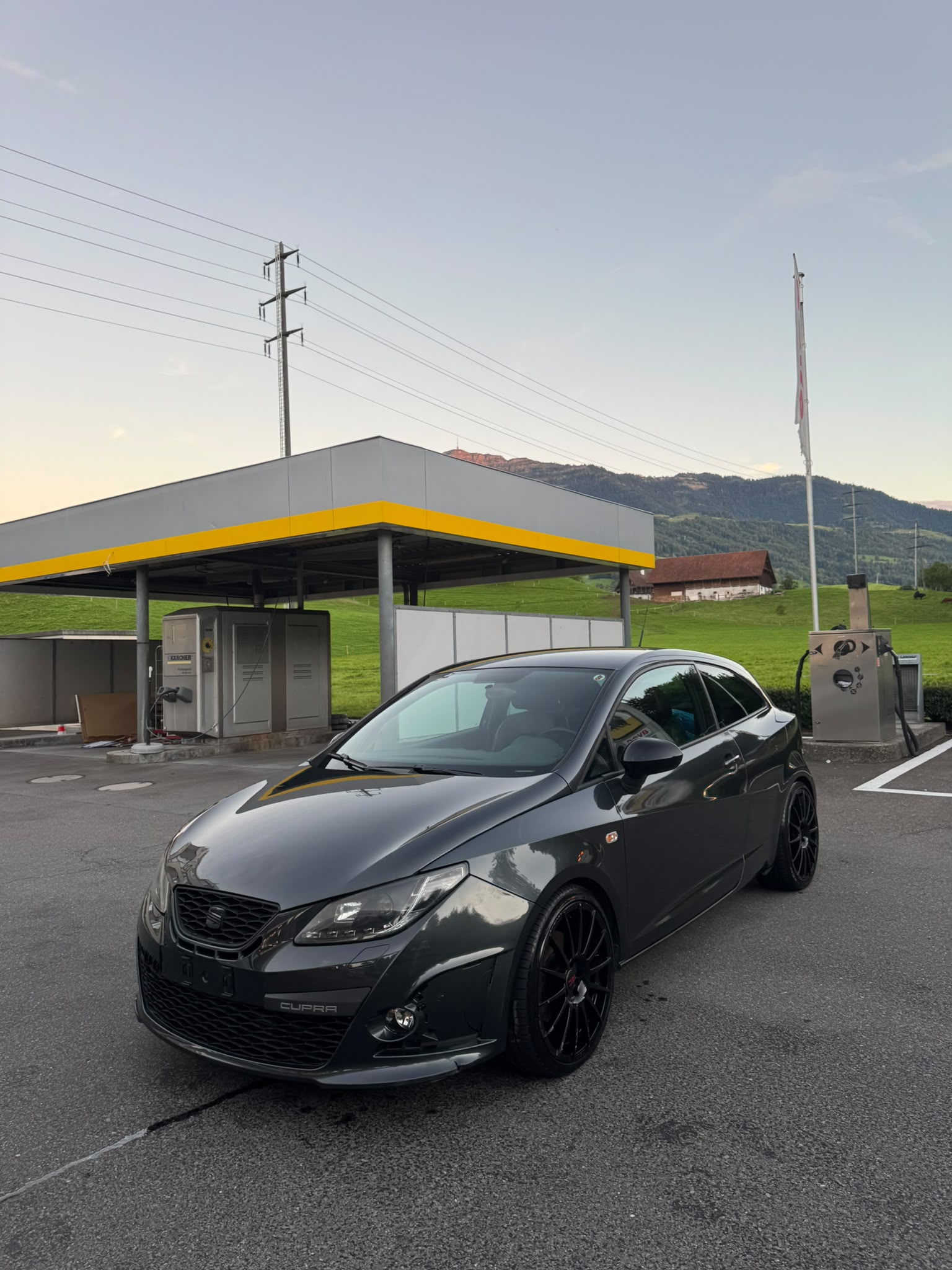 SEAT Ibiza SC 1.4 TSI Cupra DSG-image-2