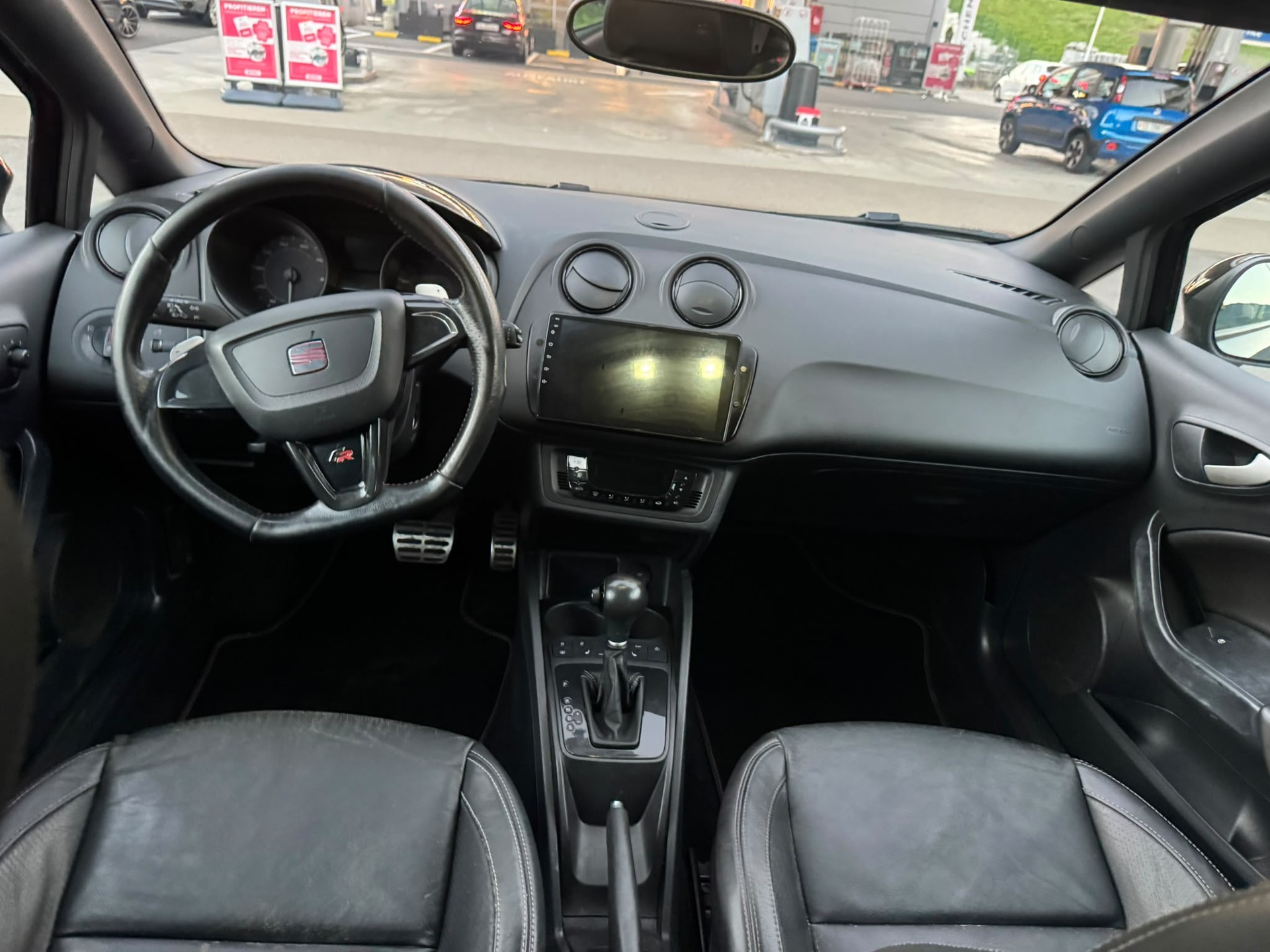 SEAT Ibiza SC 1.4 TSI Cupra DSG-image-8