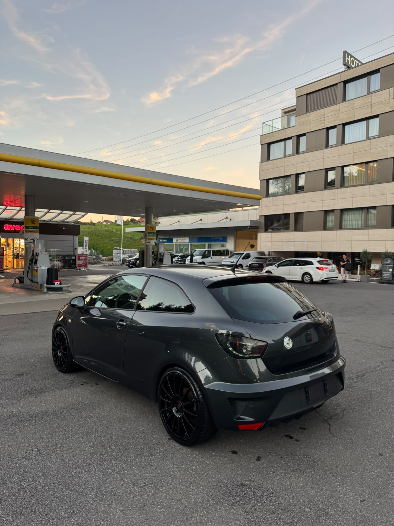 SEAT Ibiza SC 1.4 TSI Cupra DSG-image-4