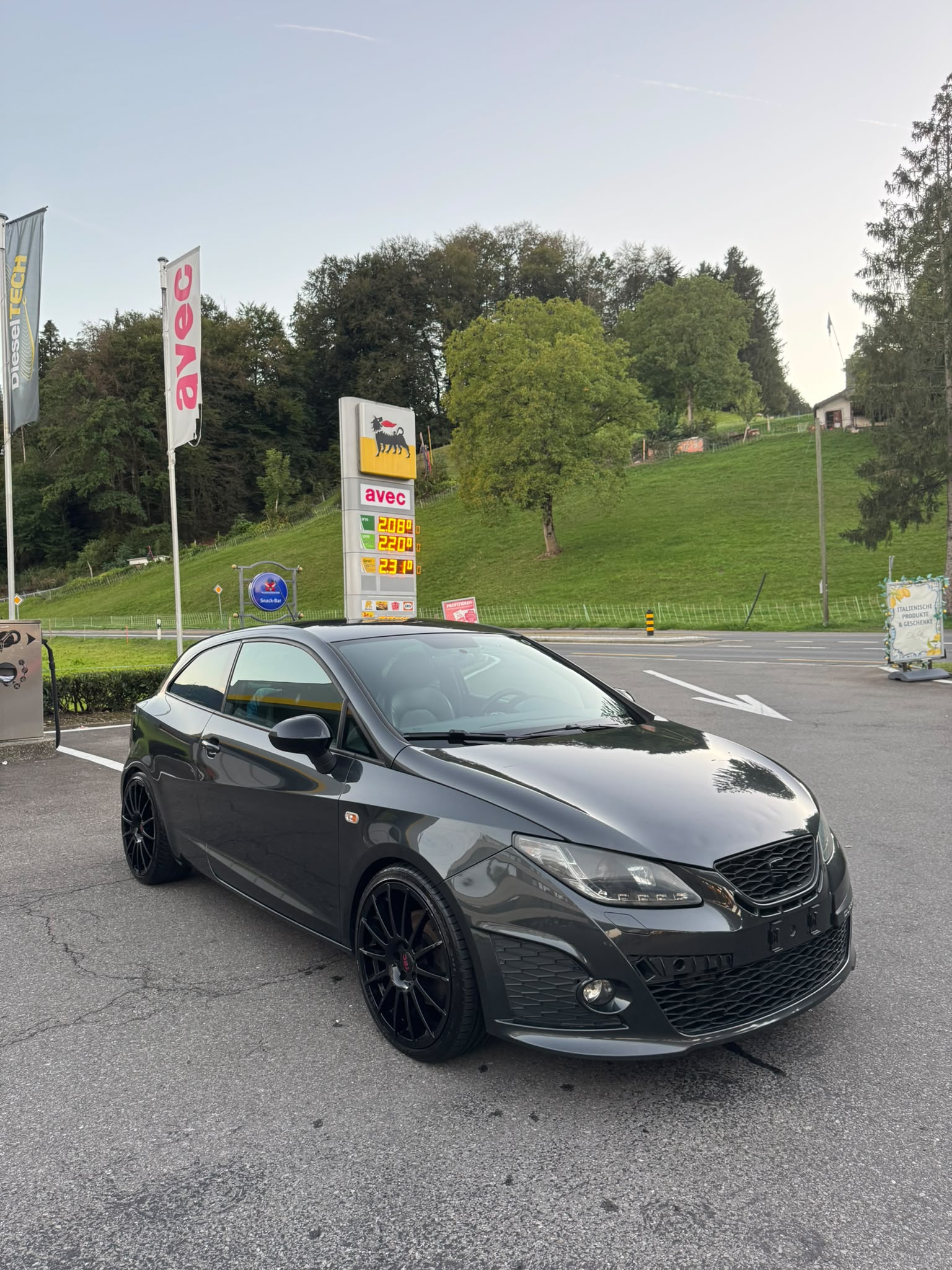 SEAT Ibiza SC 1.4 TSI Cupra DSG-image-0