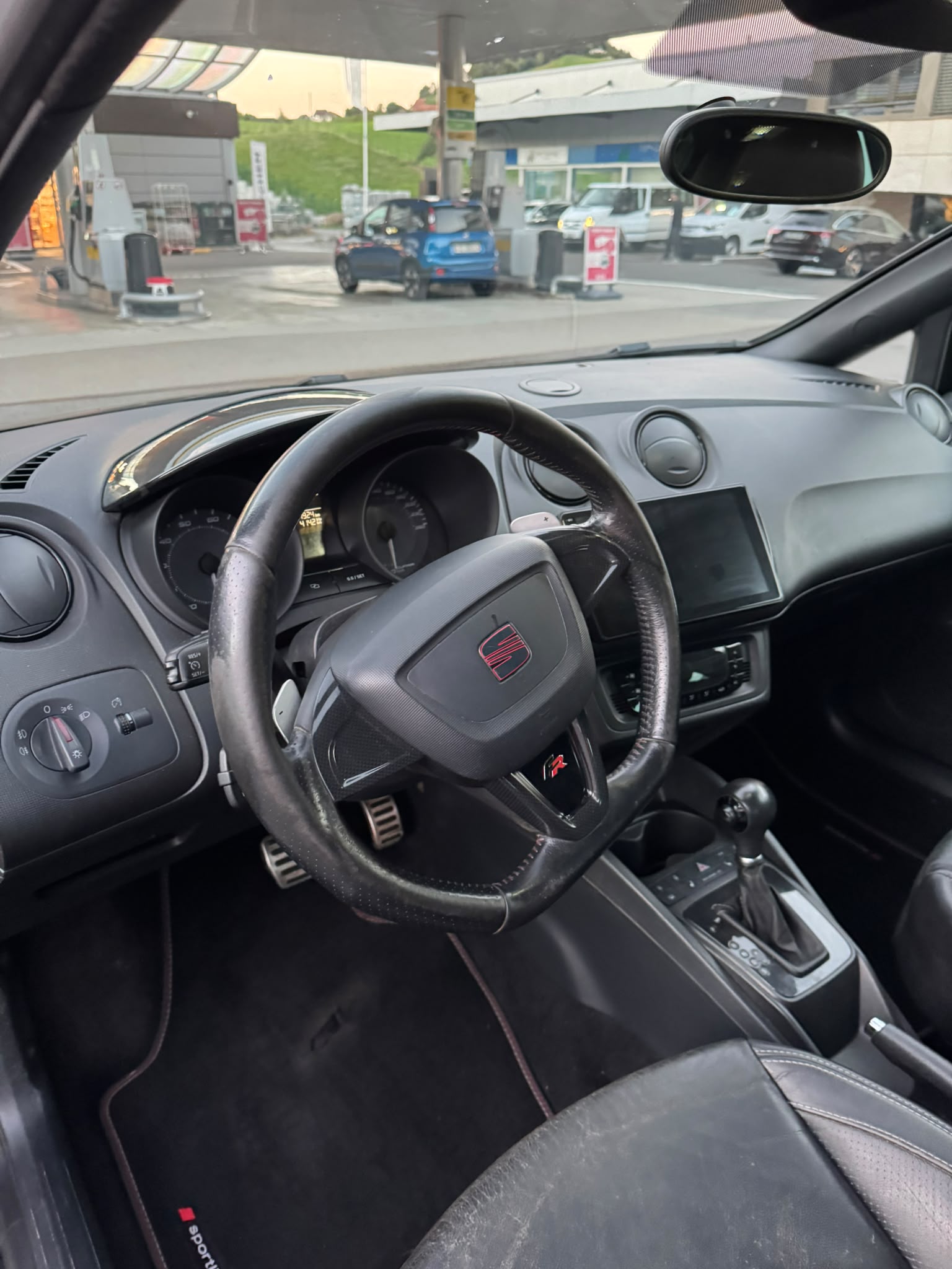 SEAT Ibiza SC 1.4 TSI Cupra DSG-image-11