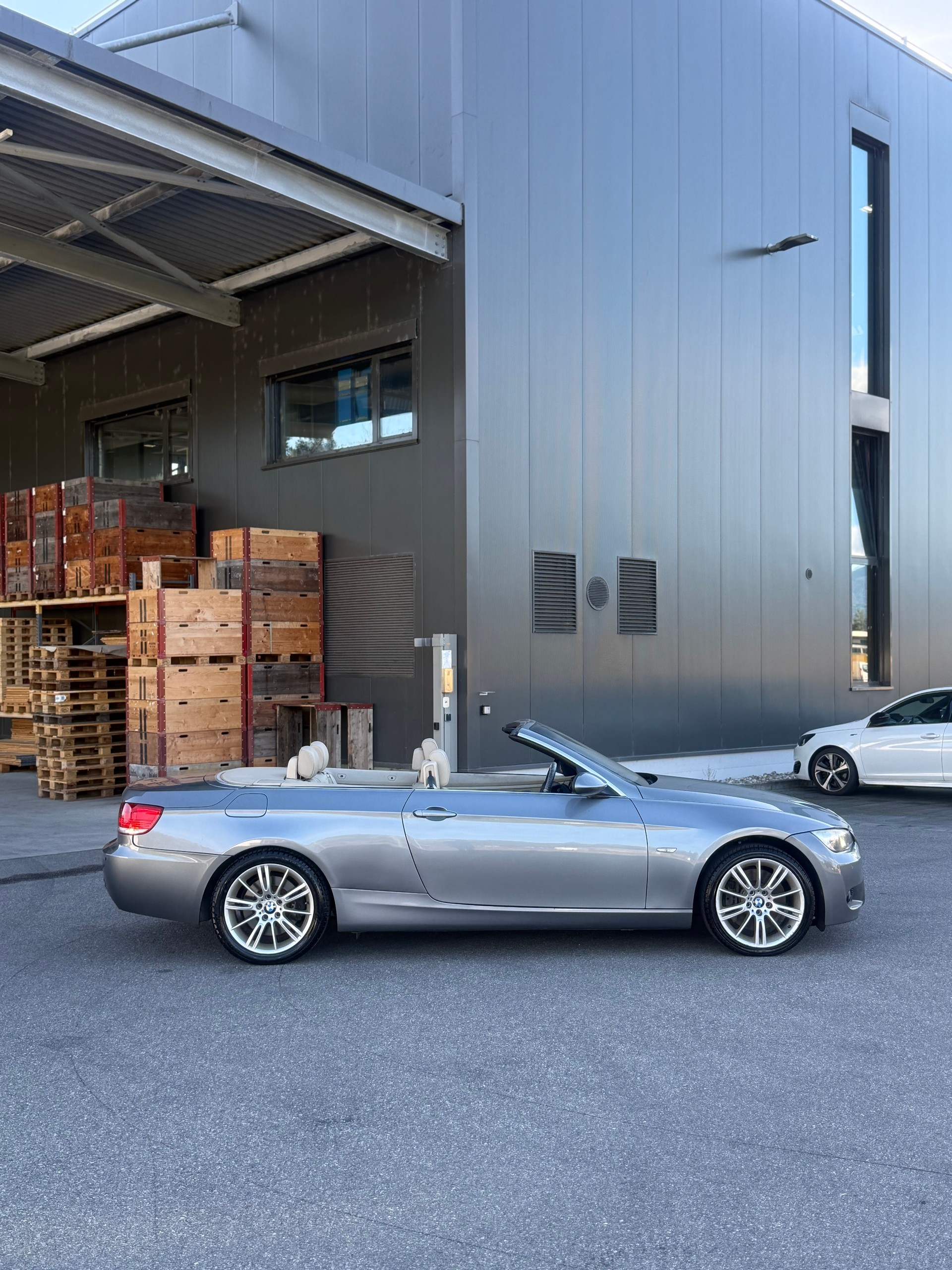 BMW E93-image-2
