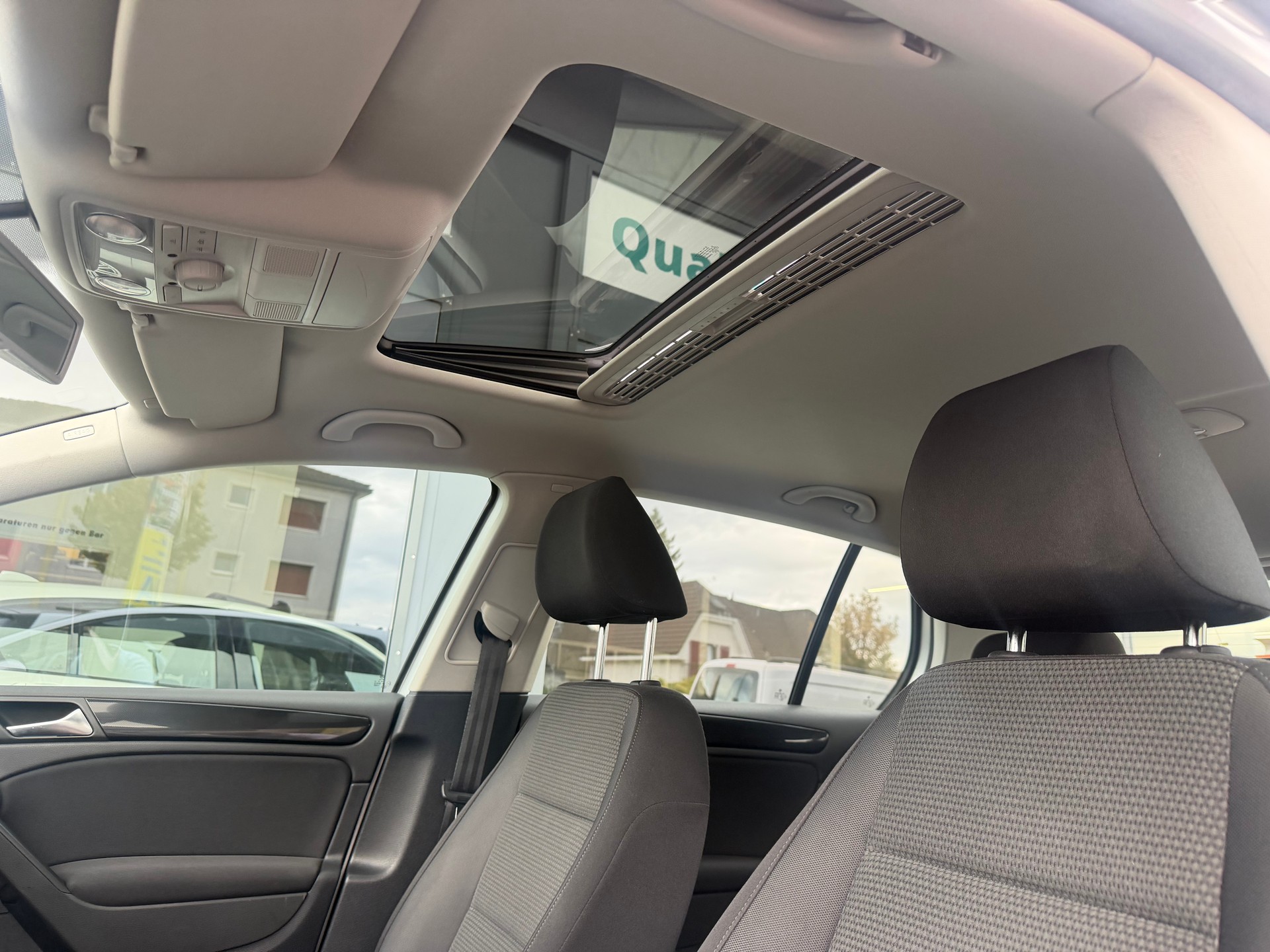 VW Golf 1.4 TSI Team DSG-image-12