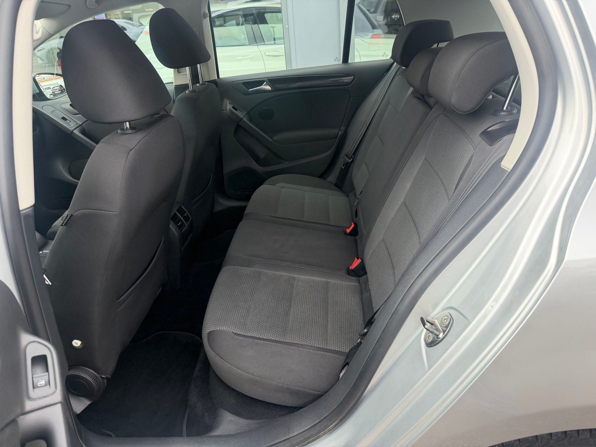 VW Golf 1.4 TSI Team DSG-image-9