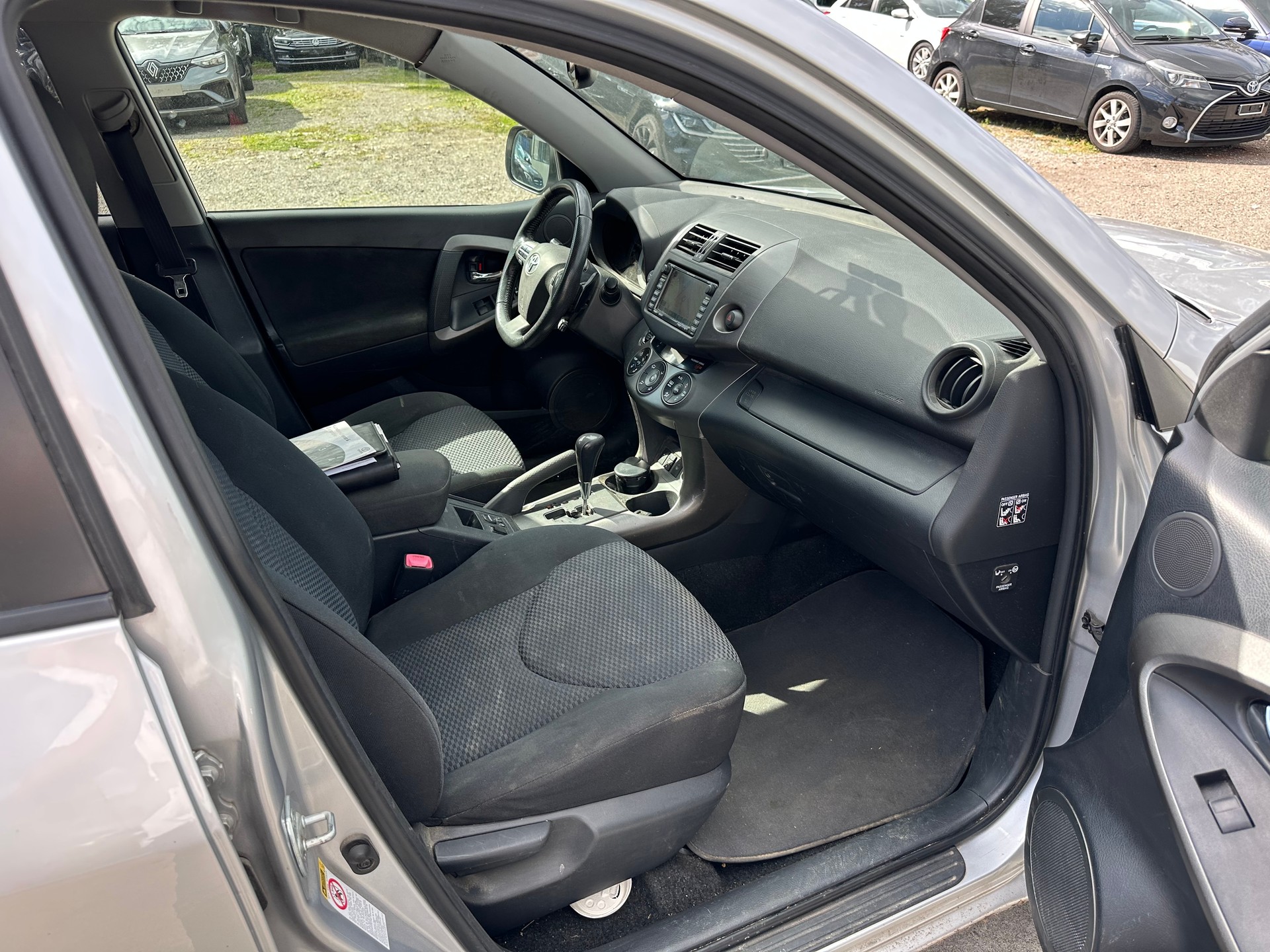 TOYOTA RAV-4 2.2D-CAT Linea Luna AT-image-8