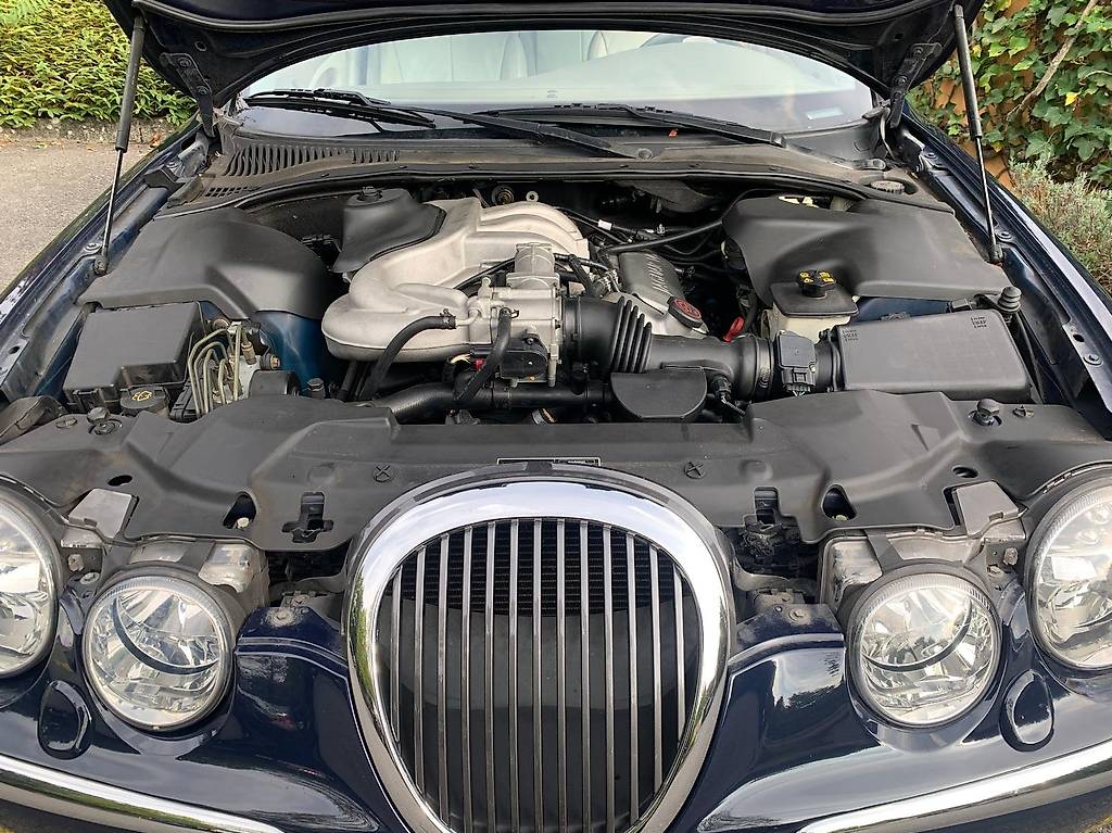 JAGUAR S-TYPE-image-2