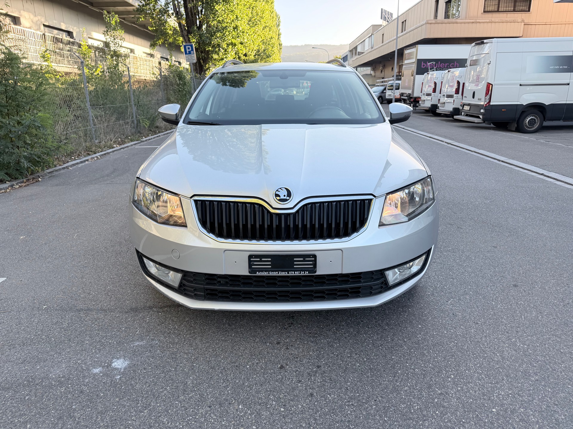 SKODA Octavia Combi 1.6 TDI Active DSG-image-6