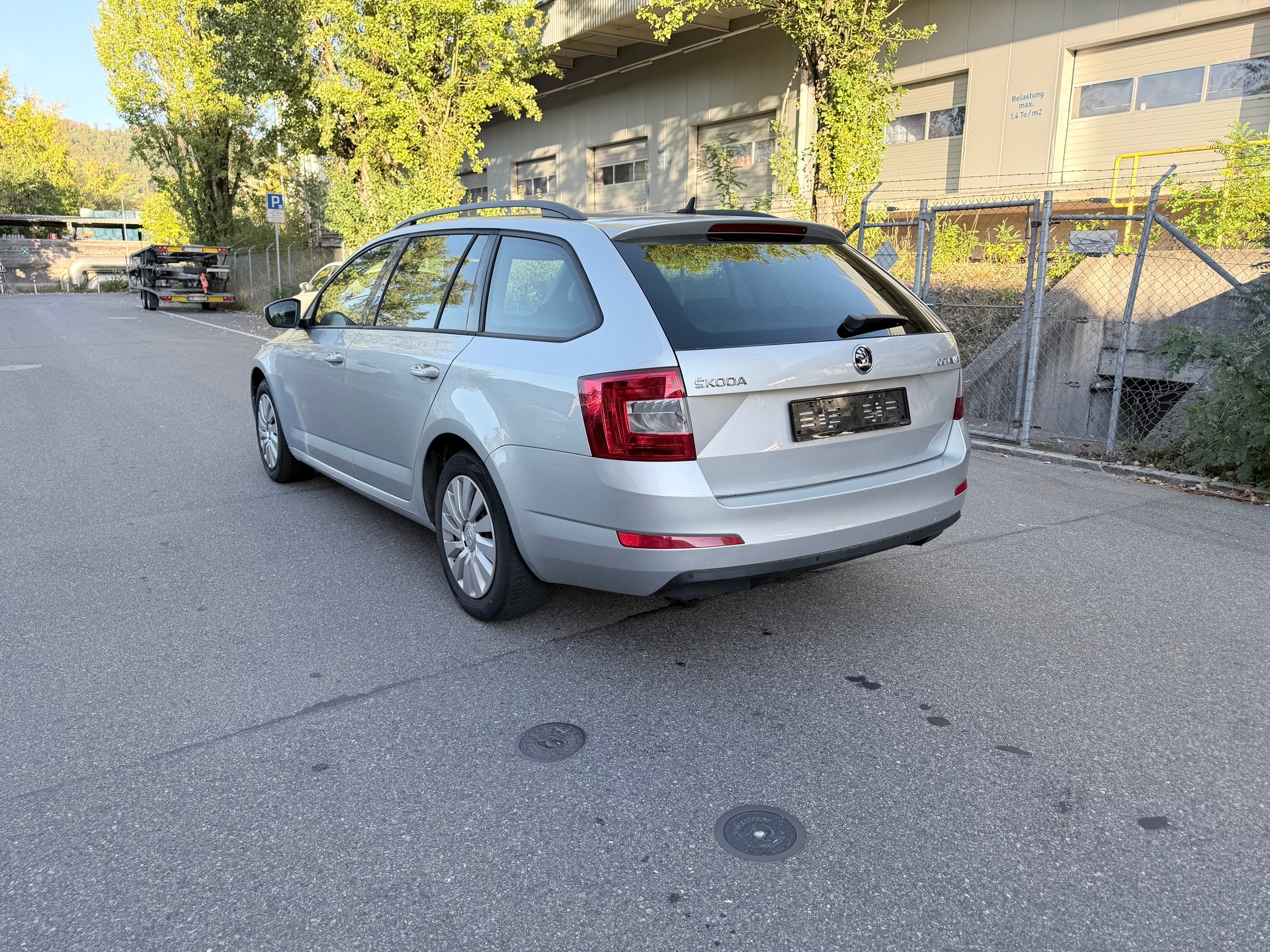 SKODA Octavia Combi 1.6 TDI Active DSG-image-2