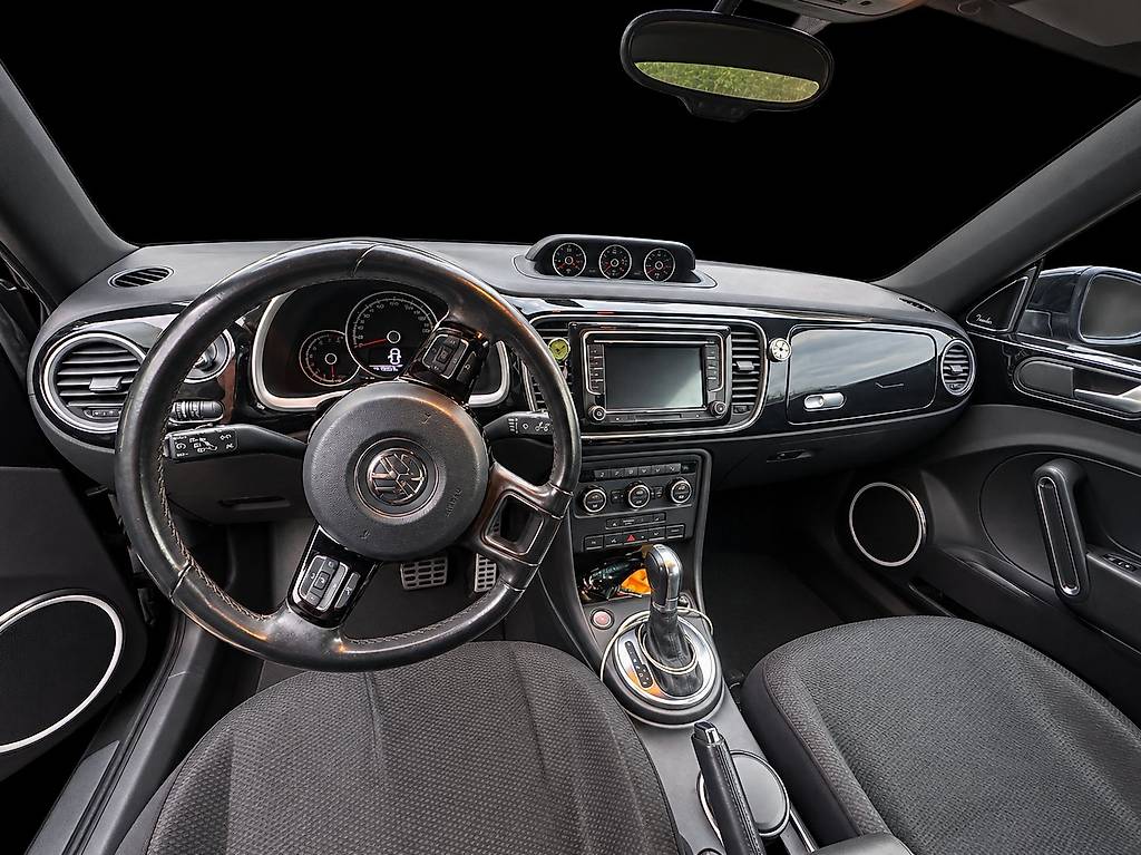 VW Beetle Cabrio 1.4 TSI Design DSG-image-3